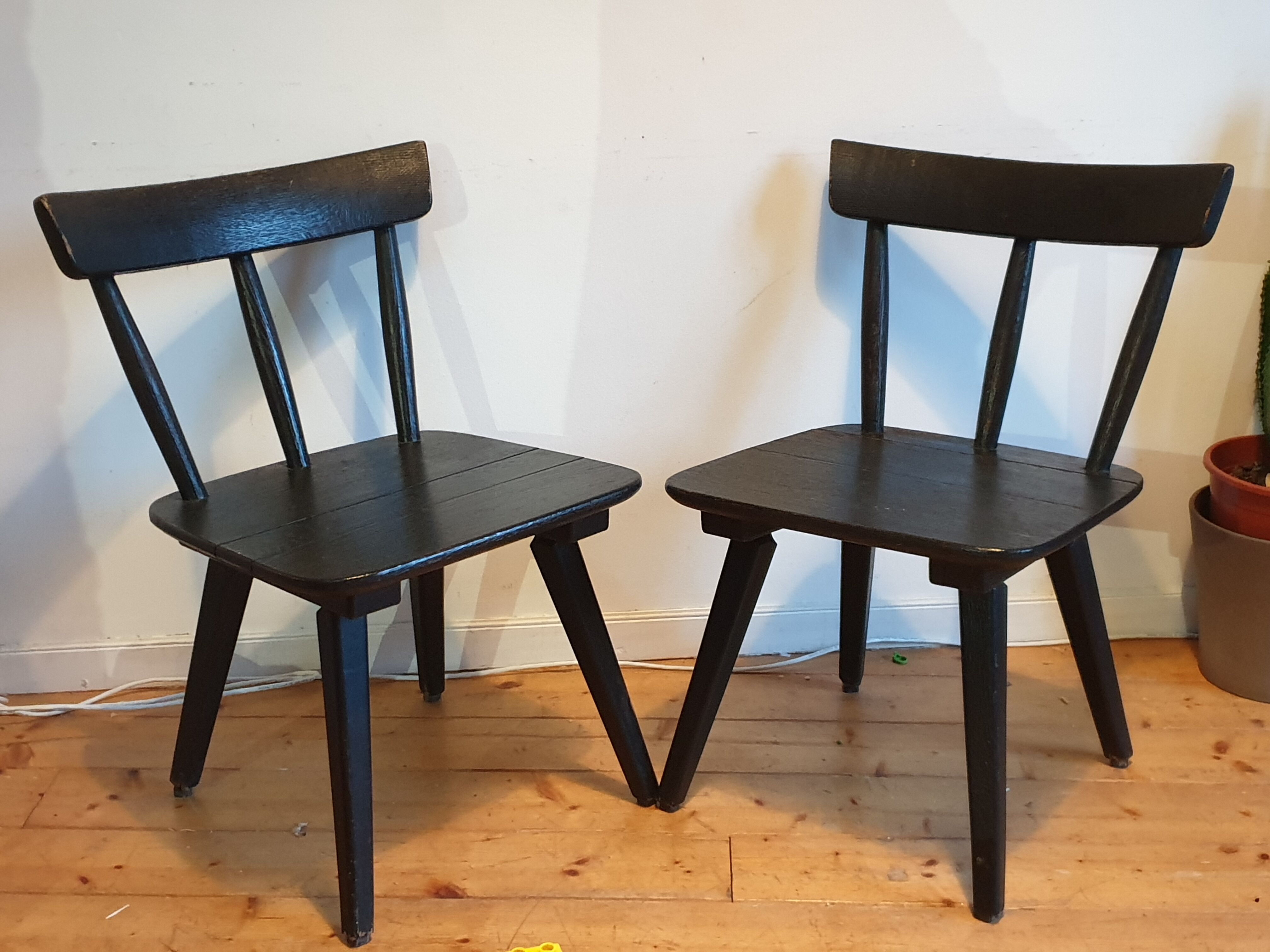 Pair of low country chairs in blackened oak 1960