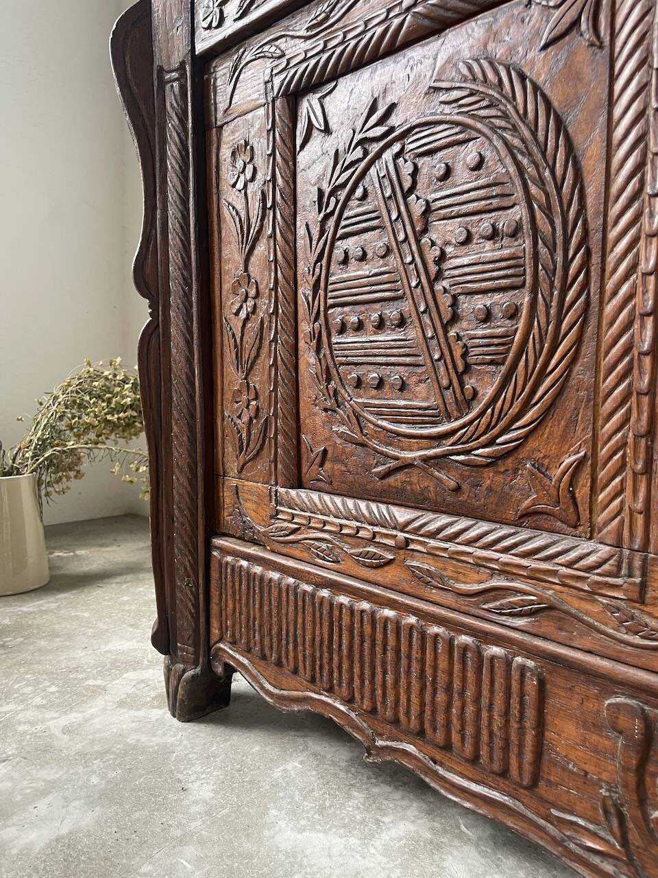 Auvergne brutalist folk art furniture 1890