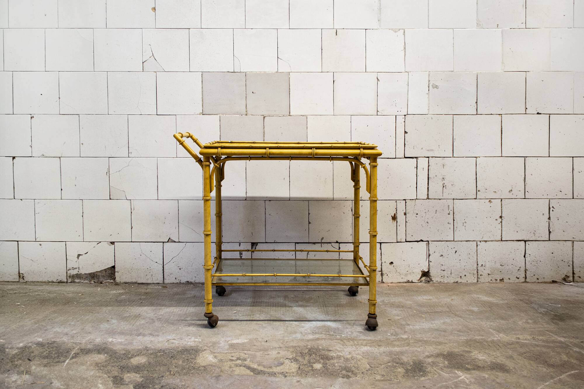 Carrello metallo laccato e vetro con vassoio Italia Anni '50