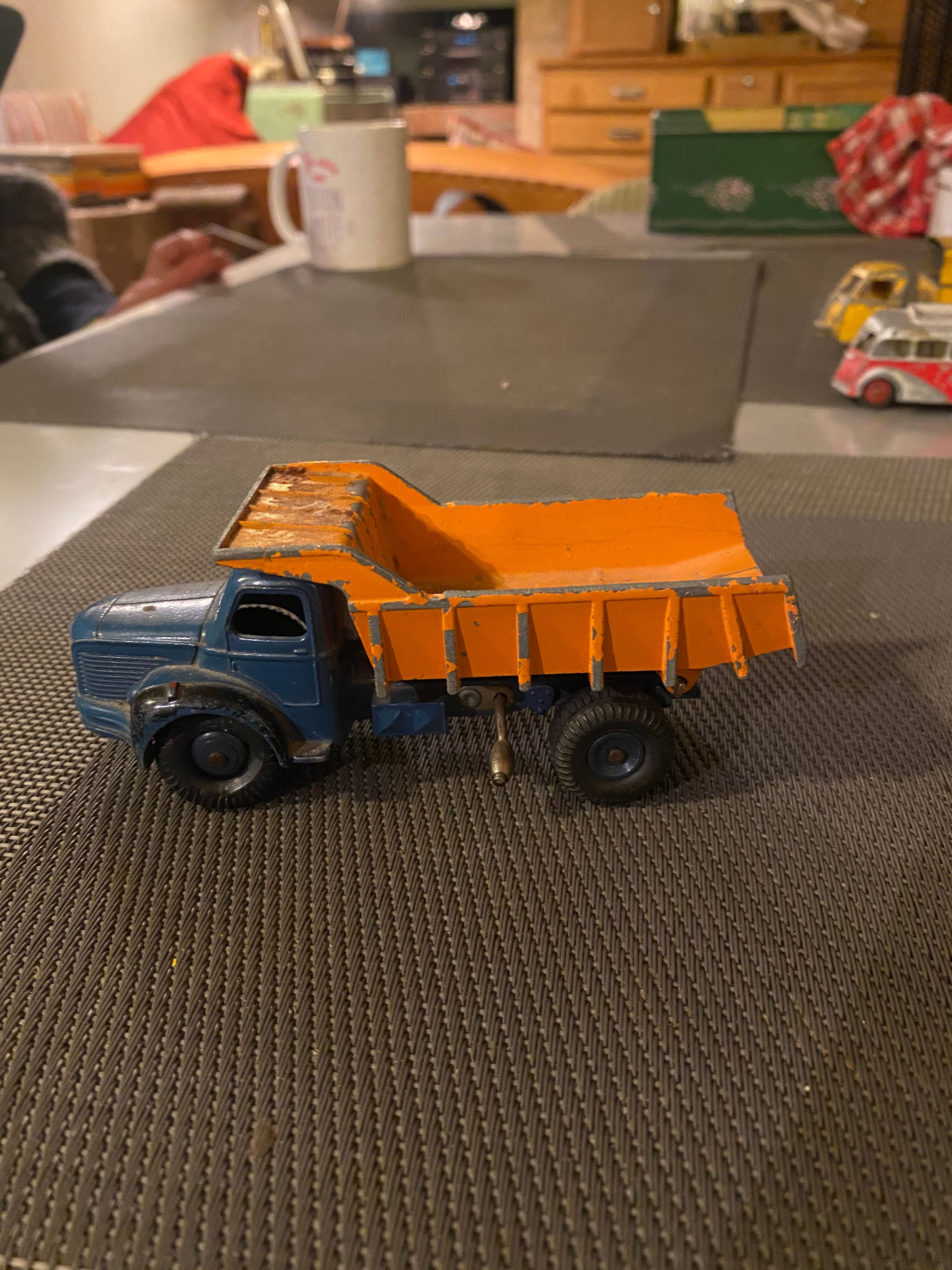 Le Camion Berliet GLM10 Benne Carrière En Miniature De Dinky Toys France 639