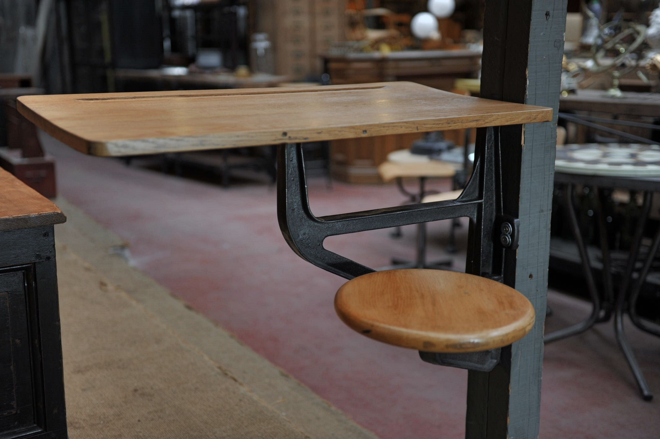 Fonte odesk and seamstress wall solid oak with removable seat 1930