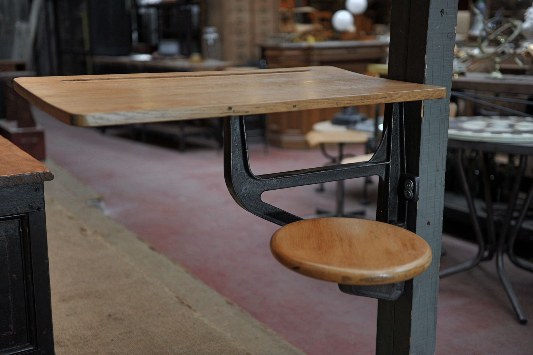 Fonte odesk and seamstress wall solid oak with removable seat 1930