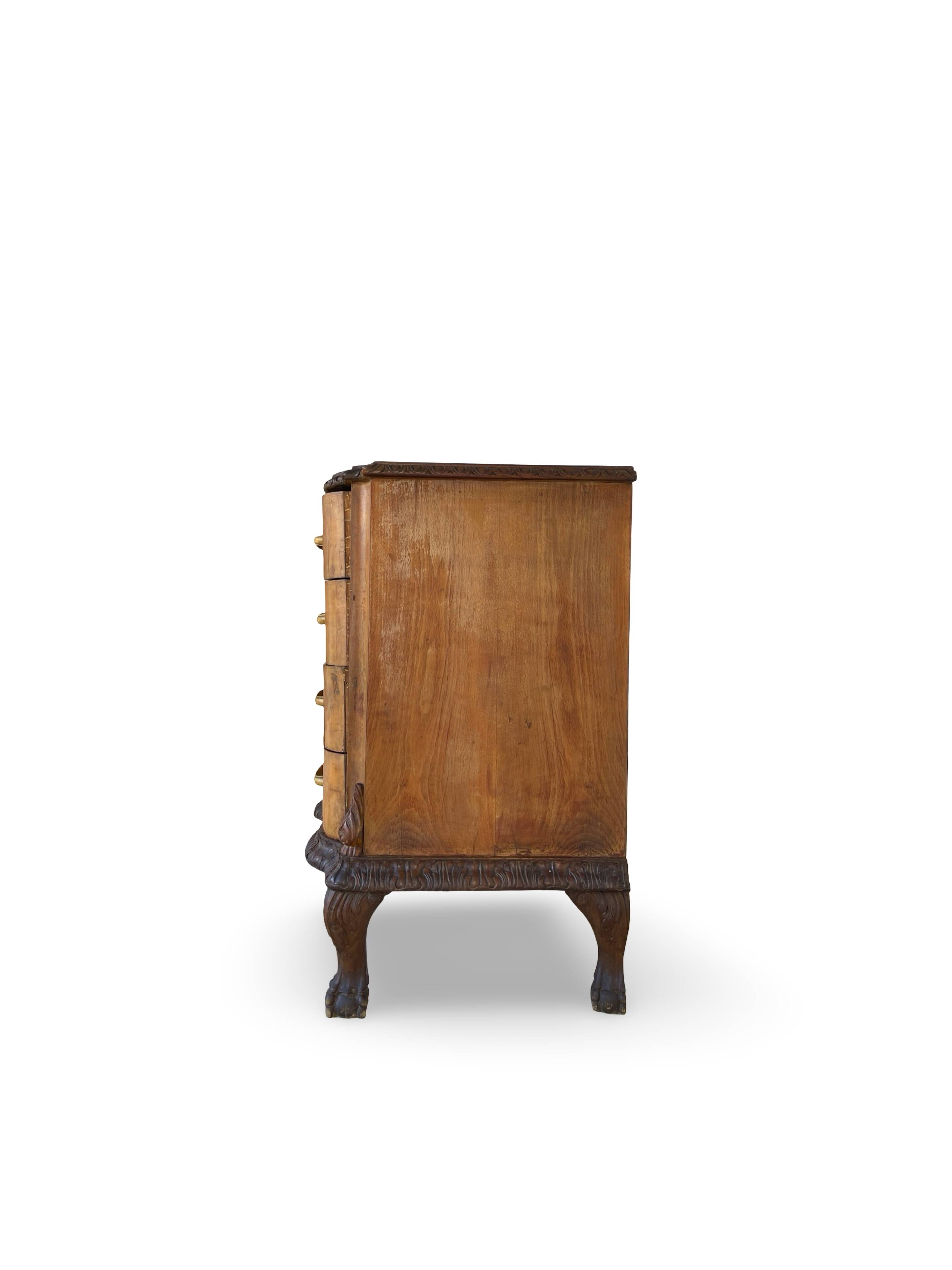 Commode italienne des années 1920.