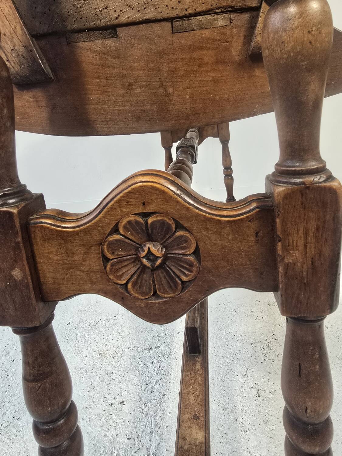 19th century cradle in carved fruitwood – Antique planter