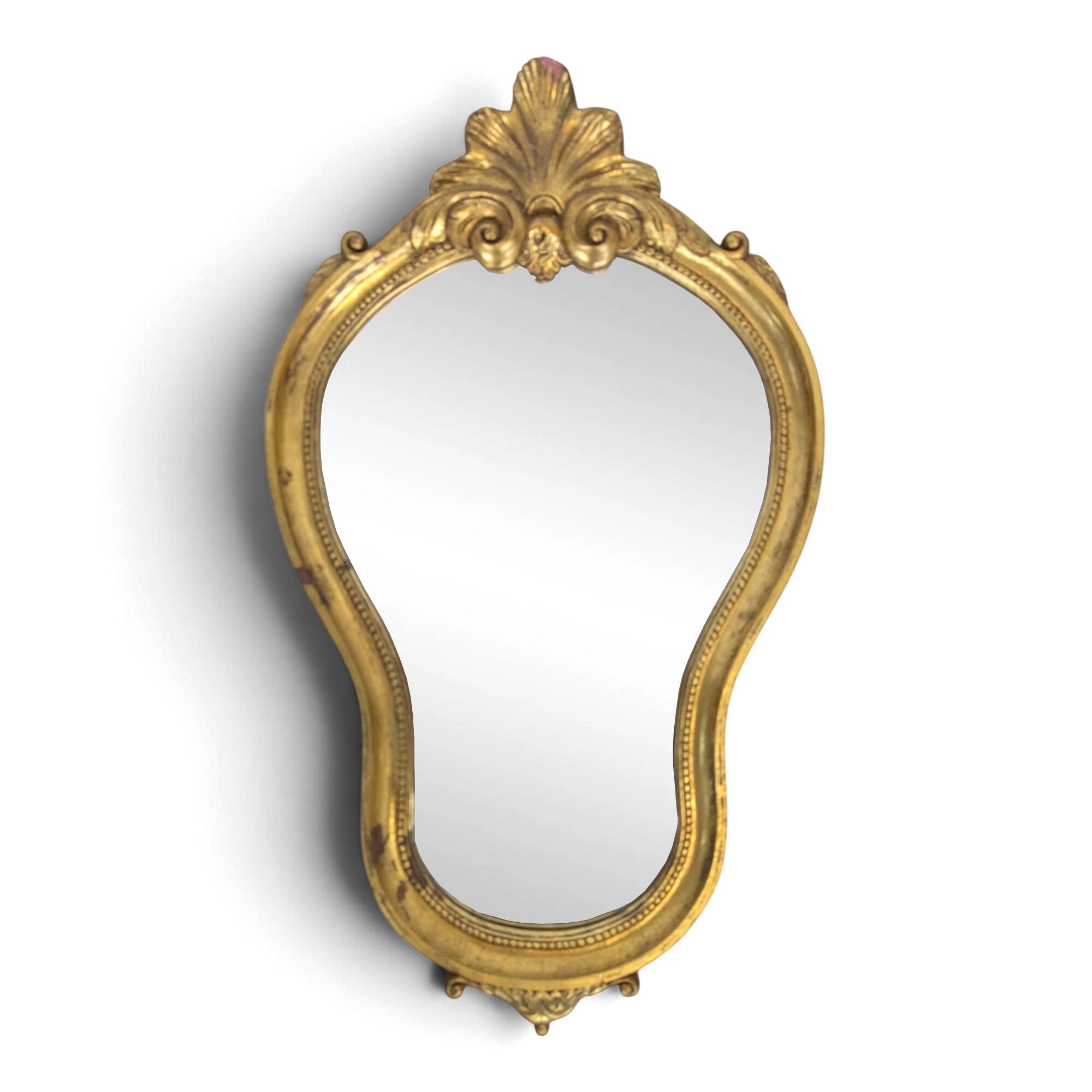 Petit miroir Louis XV en bois doré à coquille
