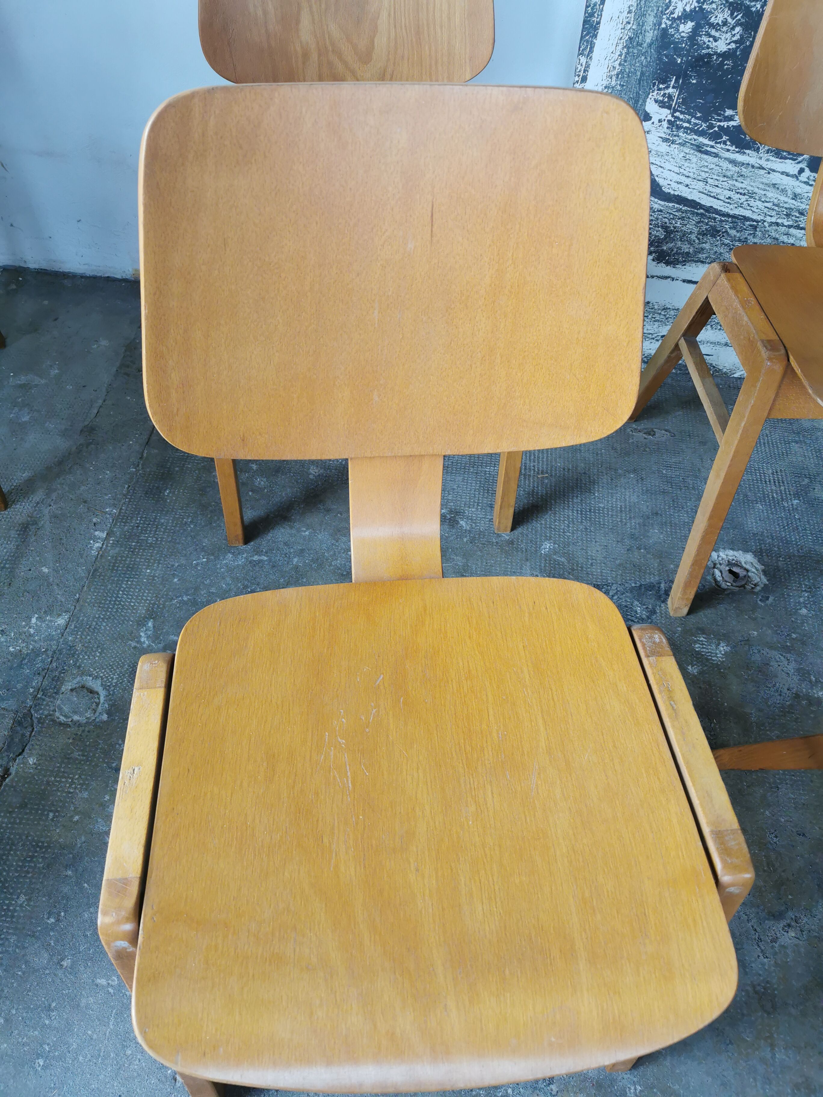 Set of 6 stackable Scandinavian chairs