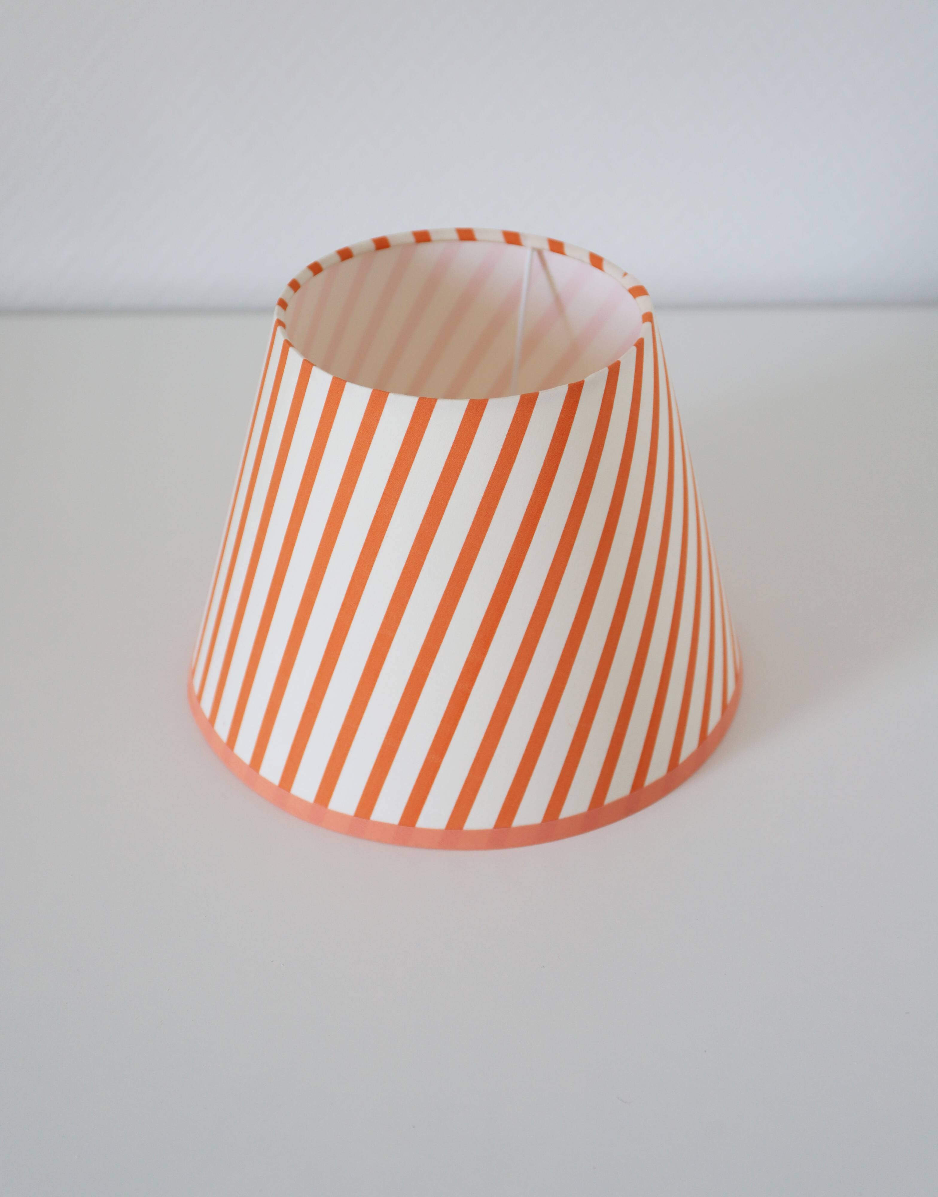 Lampe bougeoir, Pied bois tourné Ancien & Abat-jour Rayé