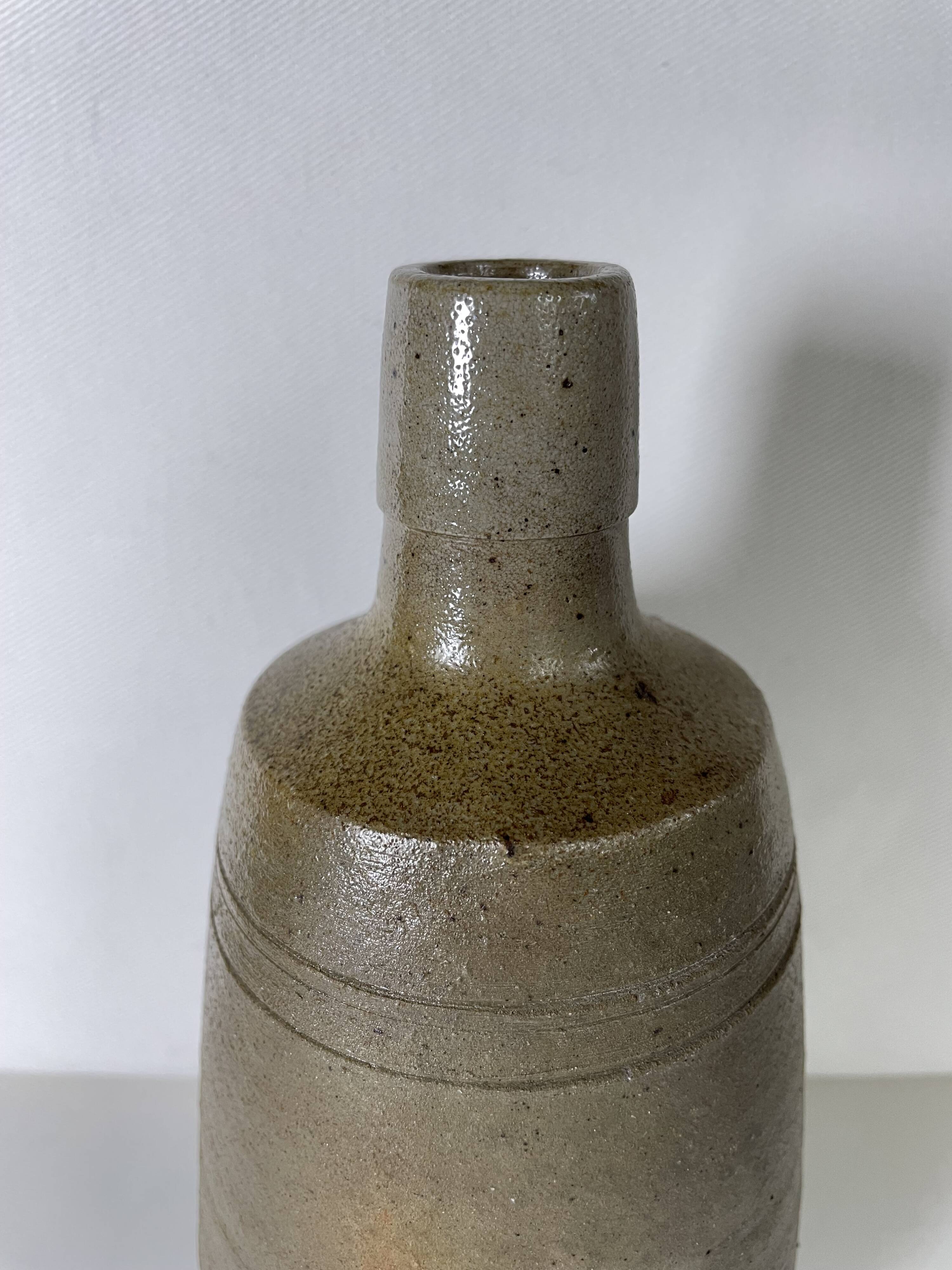 Bouteille ou vase vintage en grès