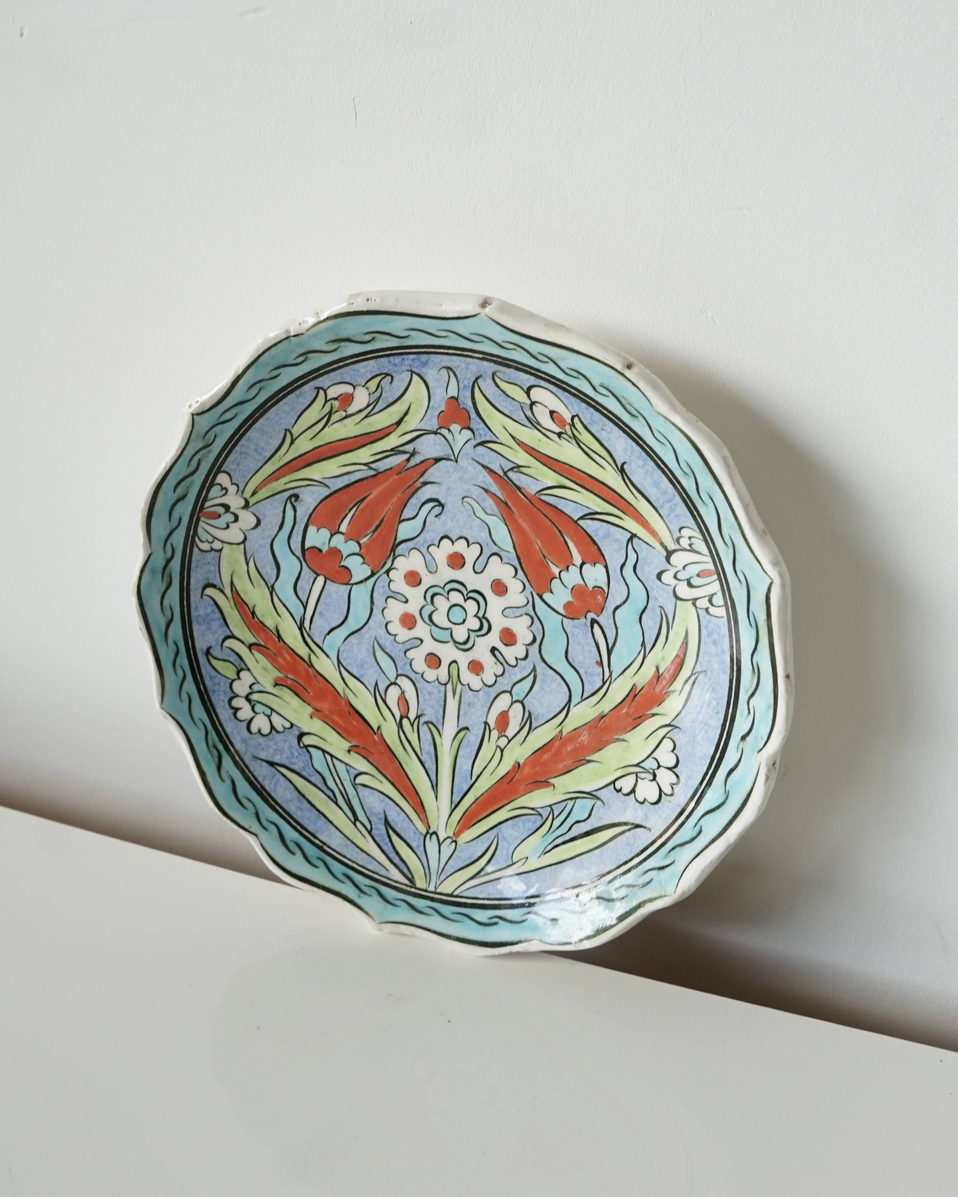 Decorative earthenware plate - hand-painted by İkbal Çini - Kütah