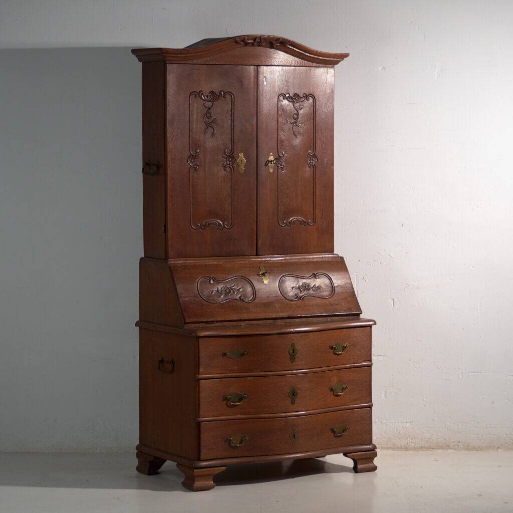 Antique oak secretary – Central Europe, circa 1850