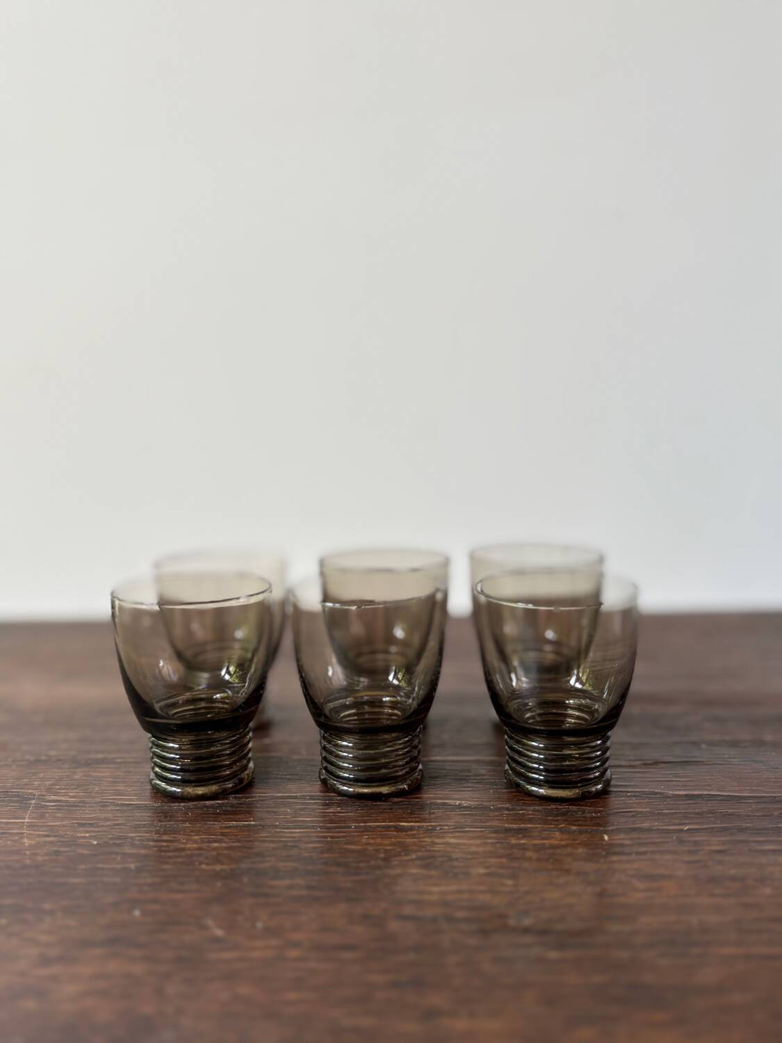 Set of 6 vintage 70s glasses with smoked grey ring feet