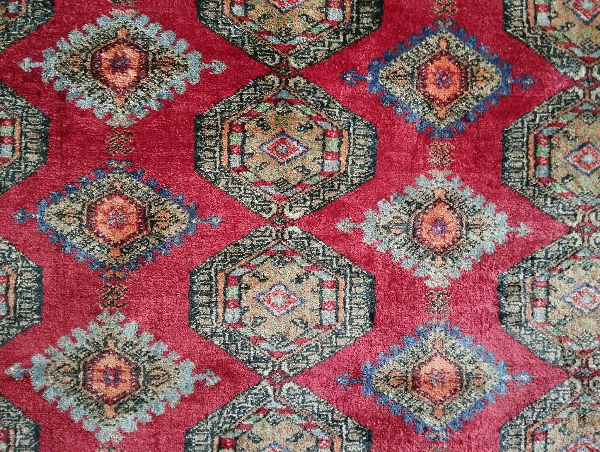 Handmade Turkmen Bukhara carpet 173x113cm