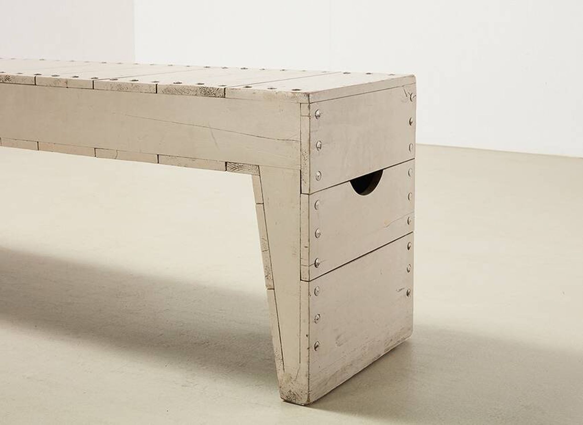 Banc de l'École Dom Hans van der Laan  de 's-Hertogenbosch Pays-Bas 1966