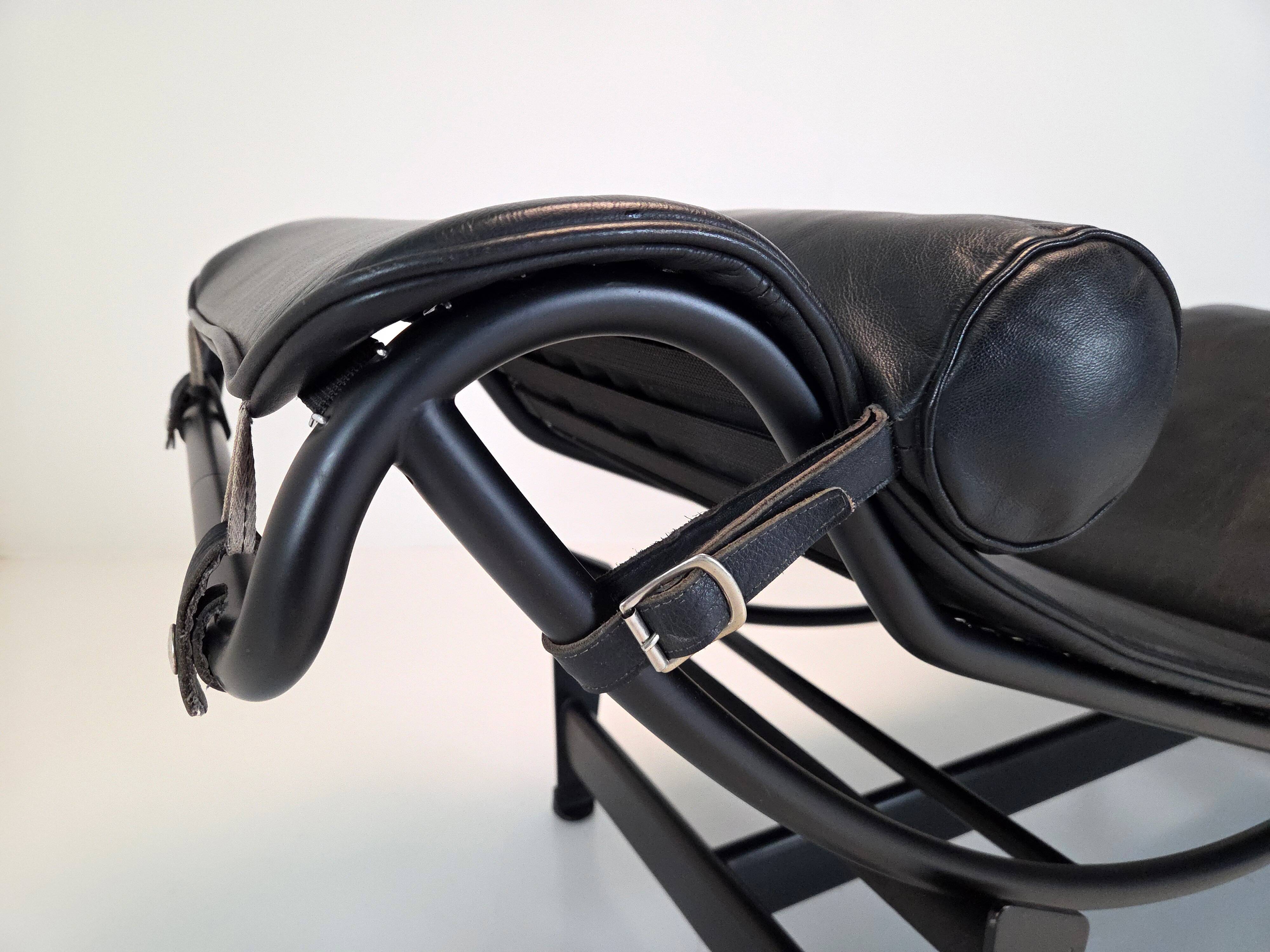 Cassina LC4 Chaise Longue – Le Corbusier, Charlotte Perriand & Pierre Jeanneret