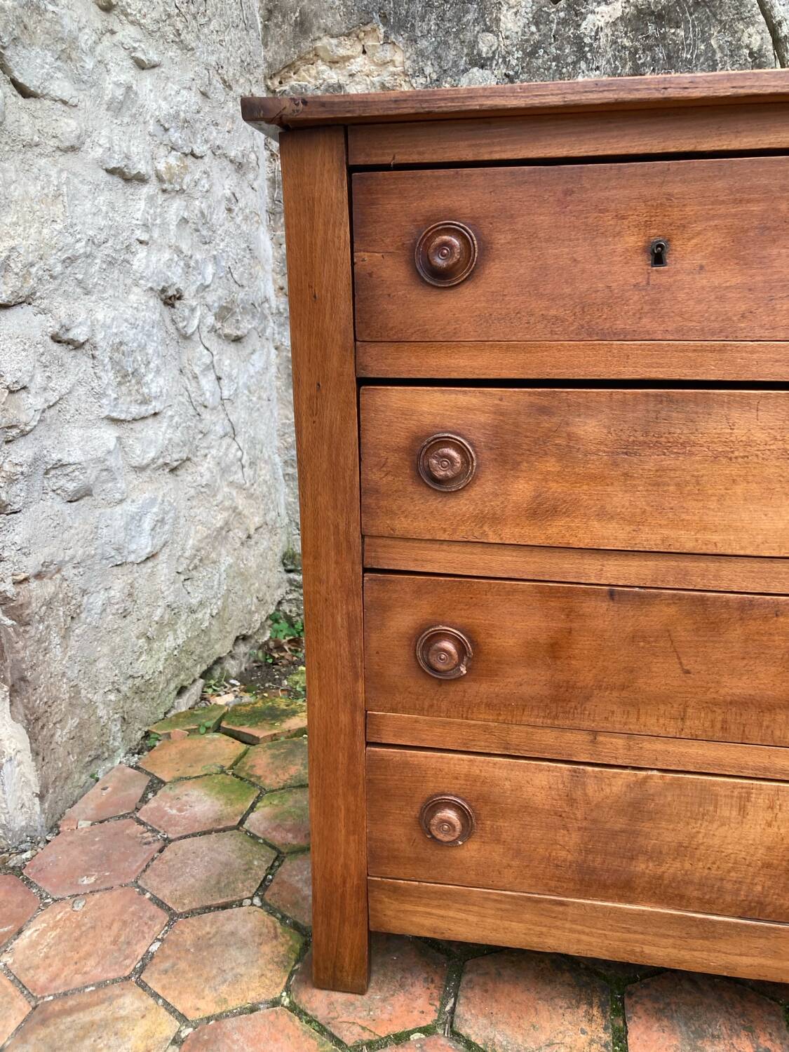 Antique chest of drawers