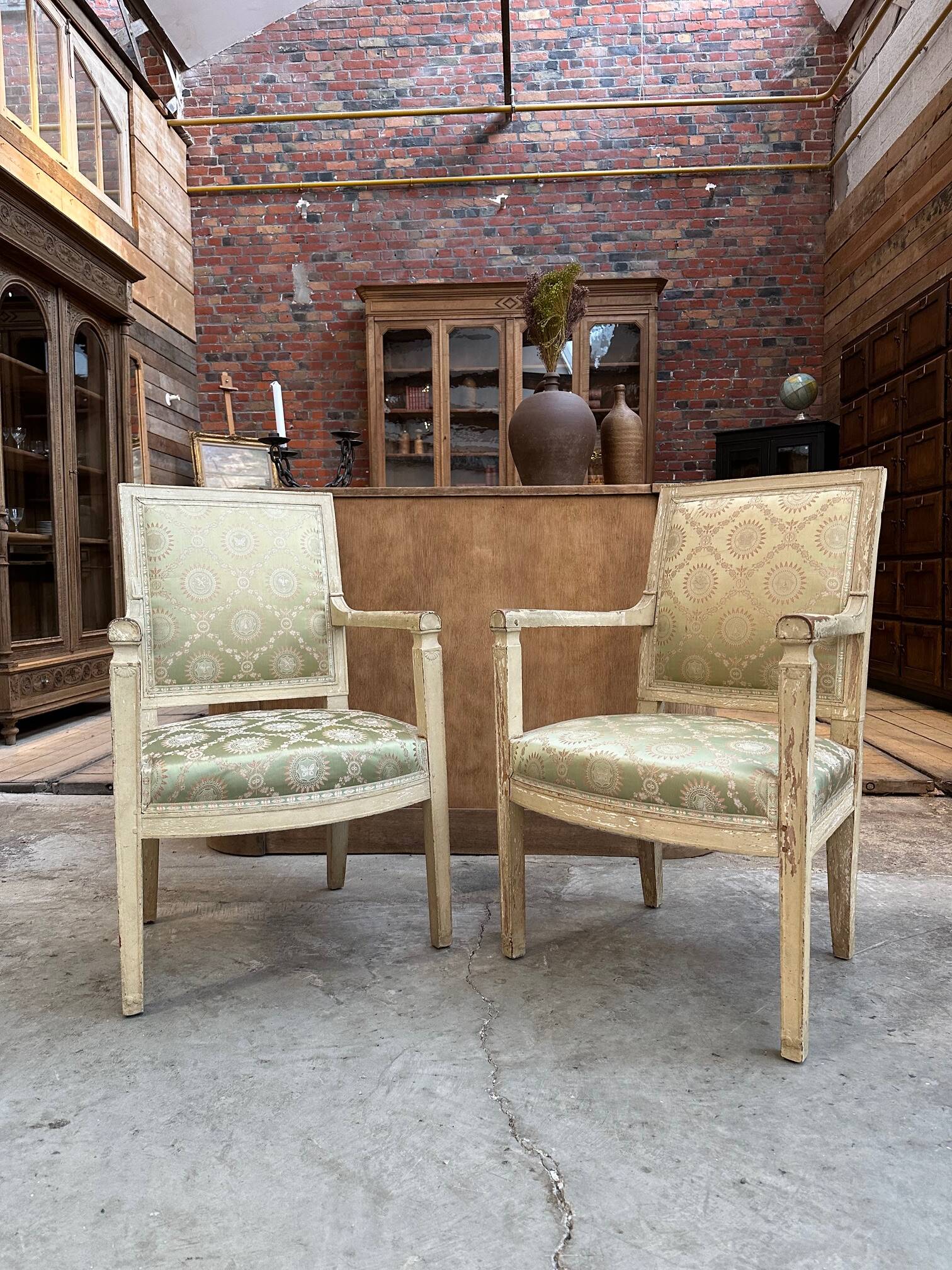 Paire de Fauteuils de Style DIRECTOIRE Début XIXème