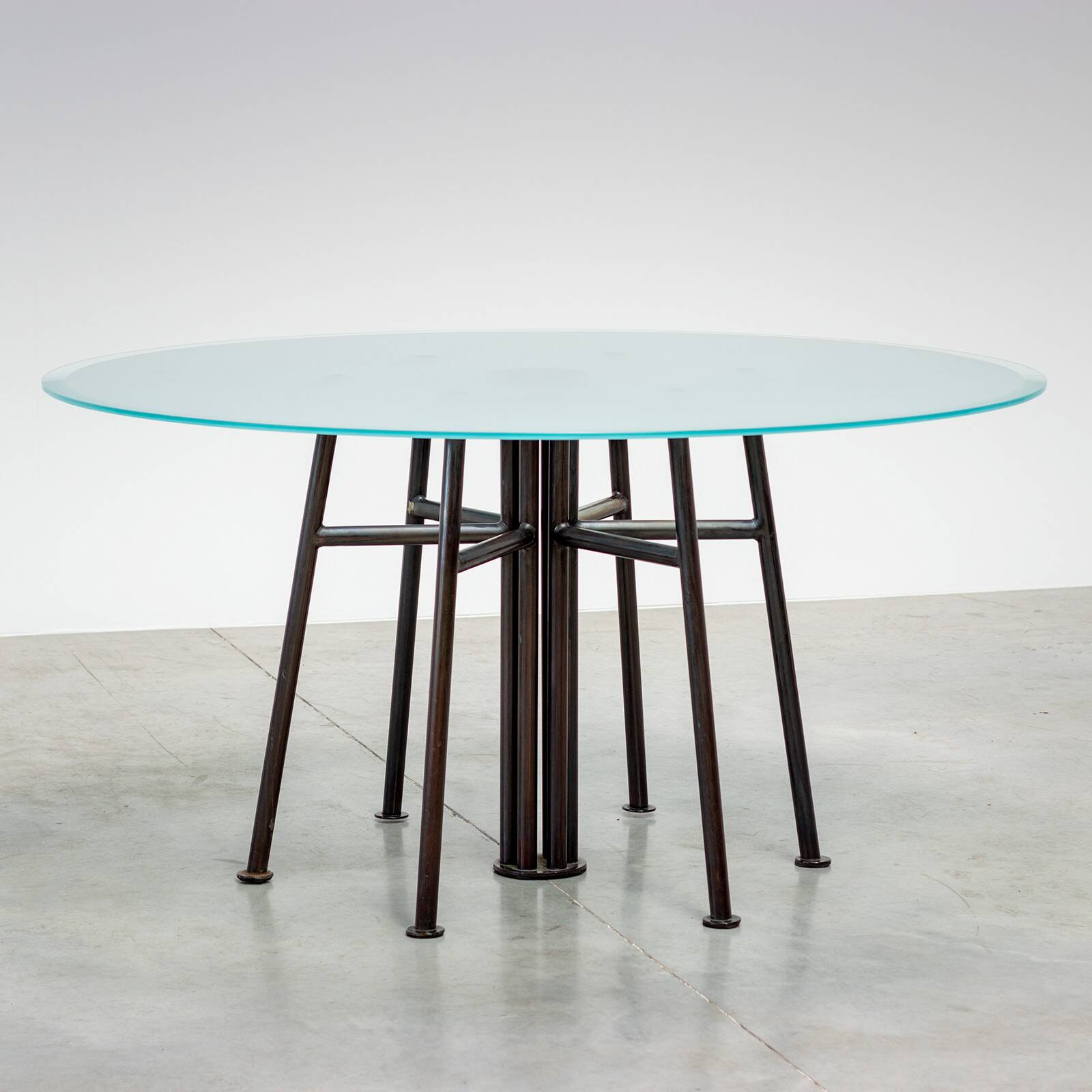 German avant-garde geometric round dining table 1980