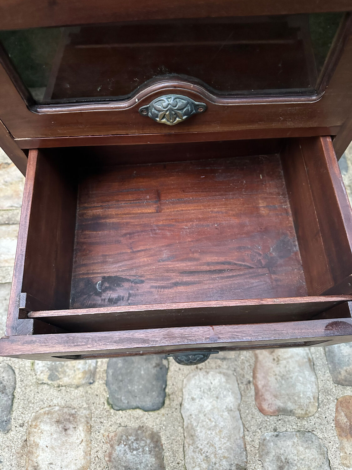 Six-drawer grain cabinet