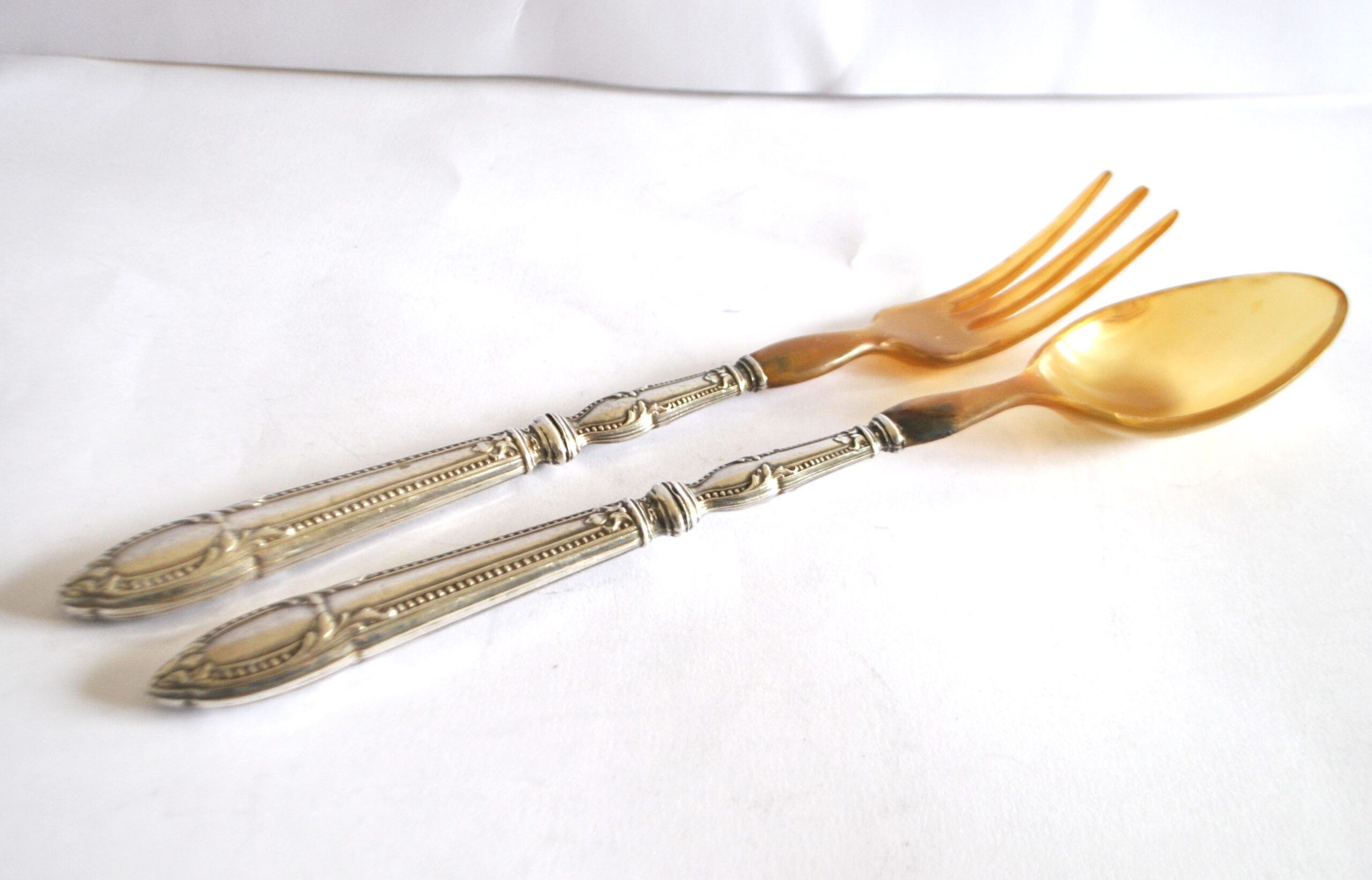 Silver-plated salad cutlery with horn – pearl and scroll decoration 1900