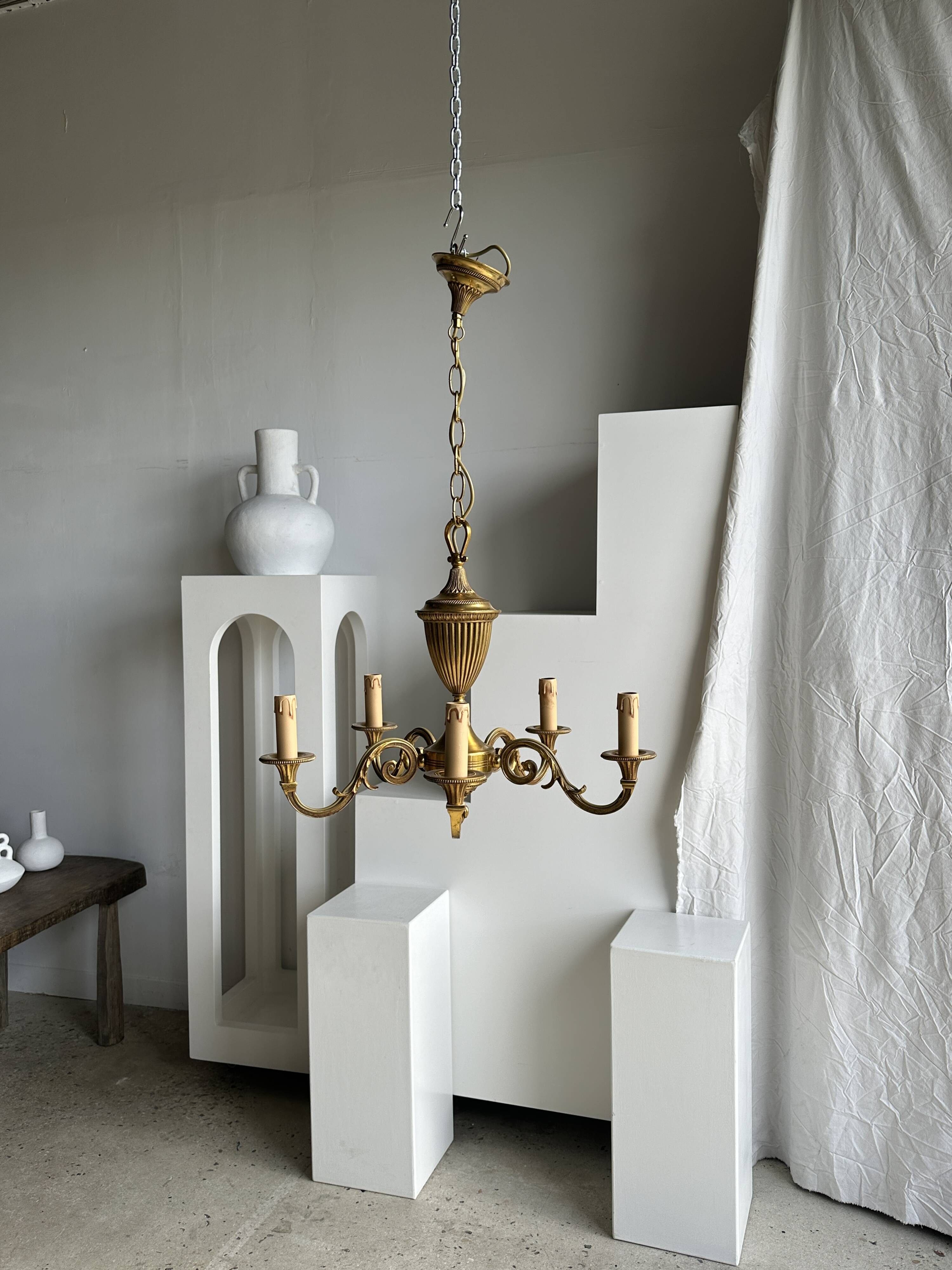 Classic 5-light gold chandelier