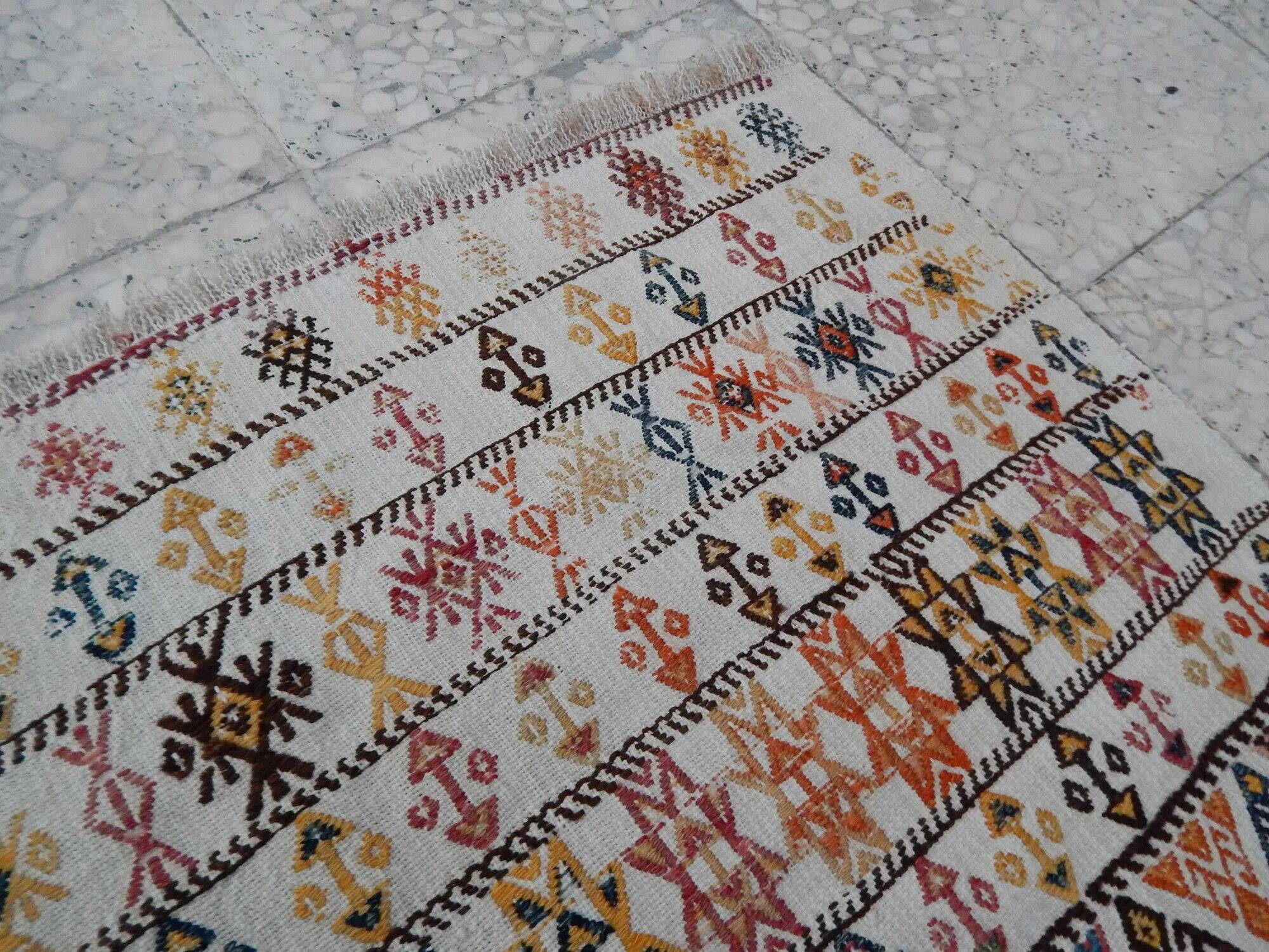 Vintage Turkish kilim, handwoven, 93x100 cm.