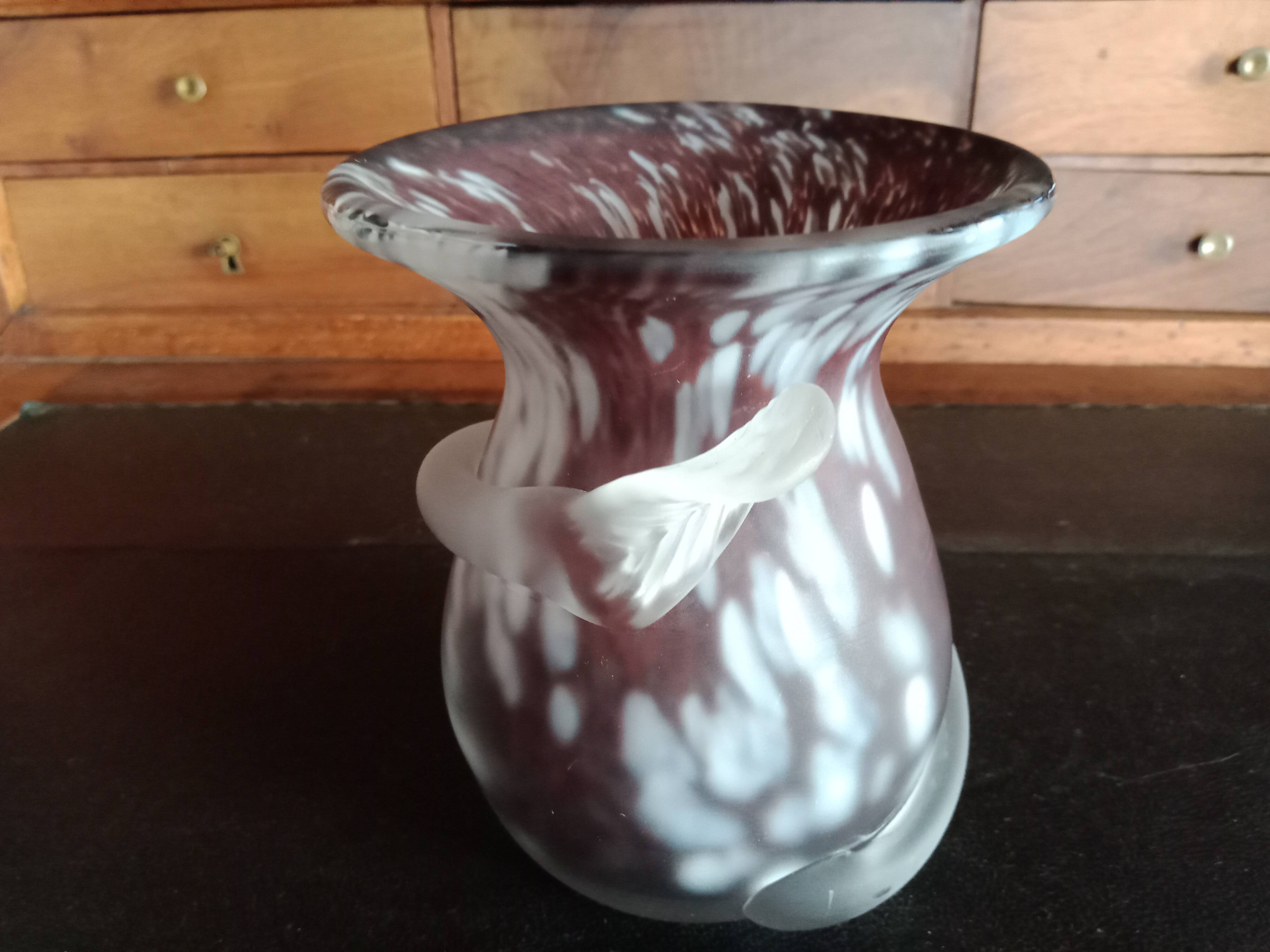 LAMARTINE - White speckled glass, colorless scroll chocolate