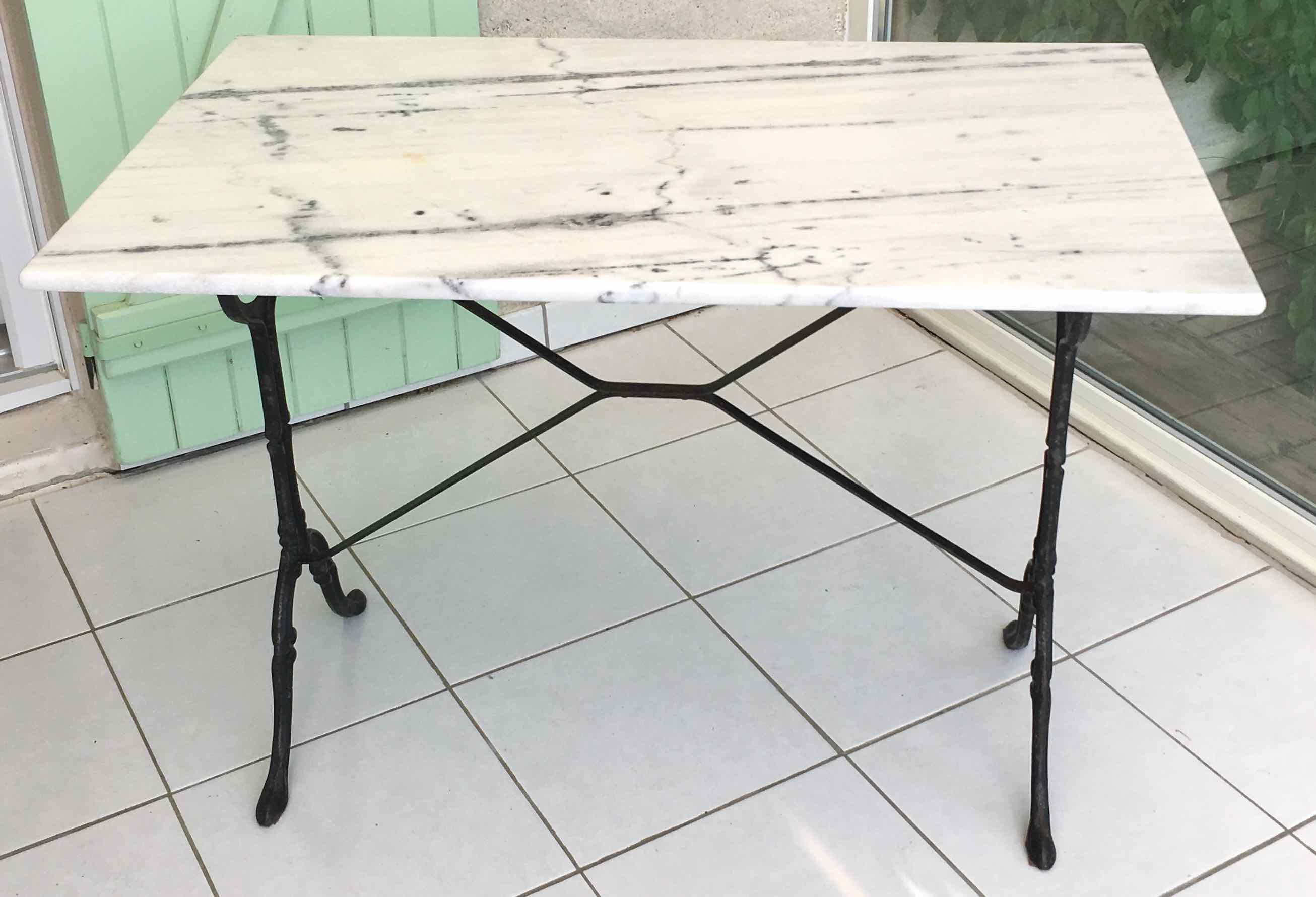 Table bistrot marbre et fonte