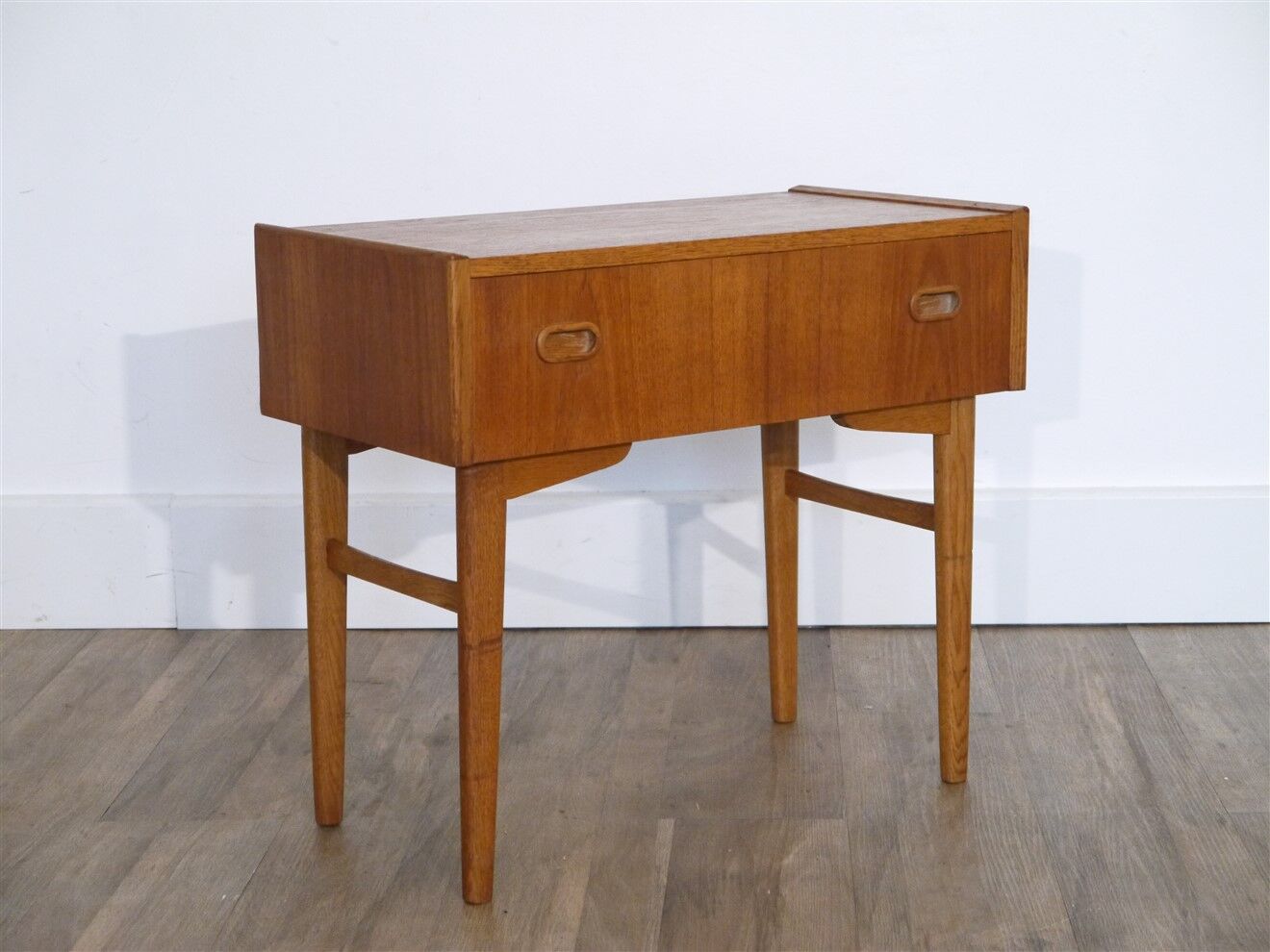 Chevet vintage scandinave en teck 1960