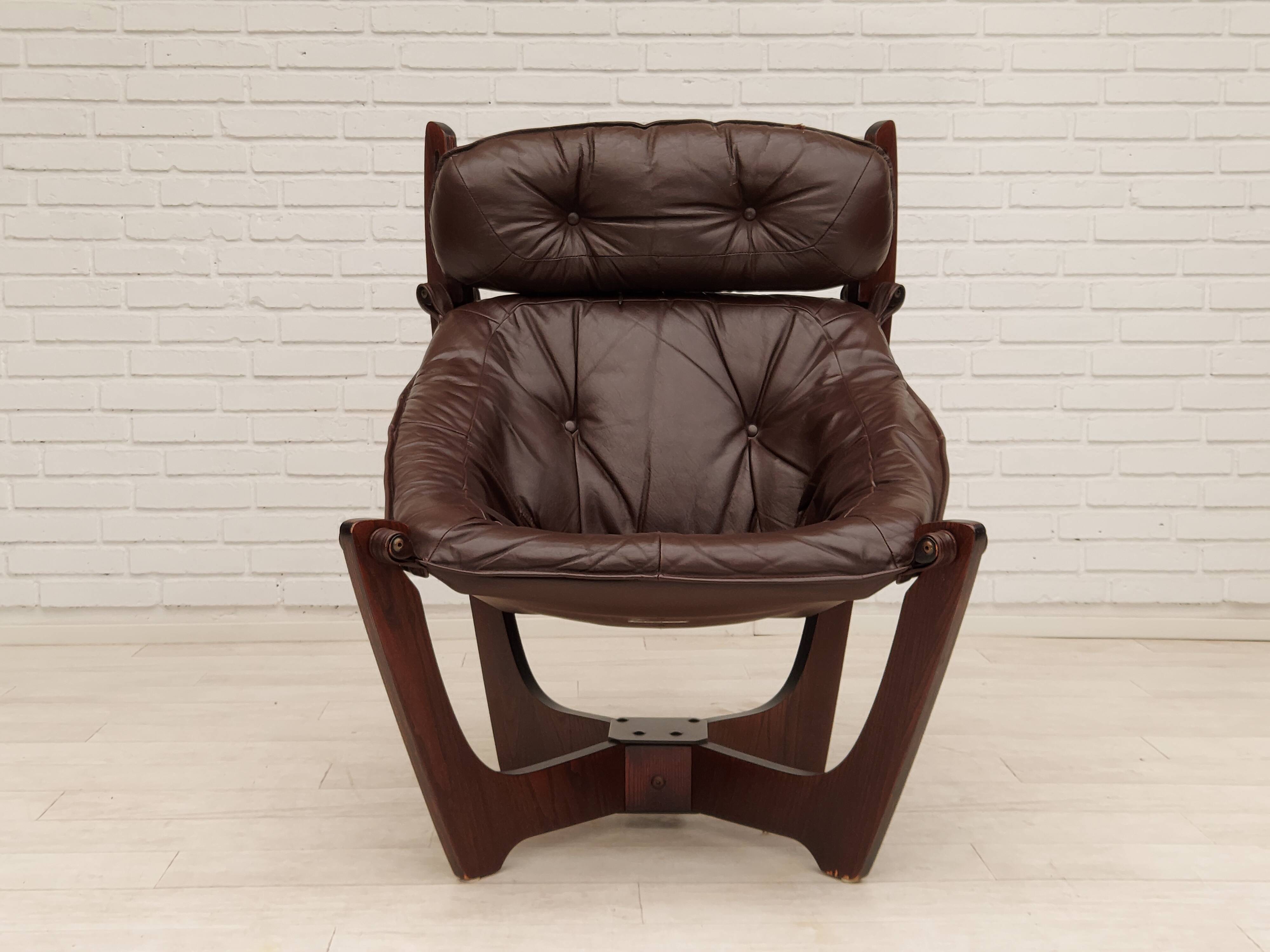 Années 1970, design norvégien par Odd Knutsen pour Hjellegjerde Møbler, chaise longue modèle "Luna", originale.