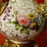 Vase pique flowers in porcelain of Paris XIX th