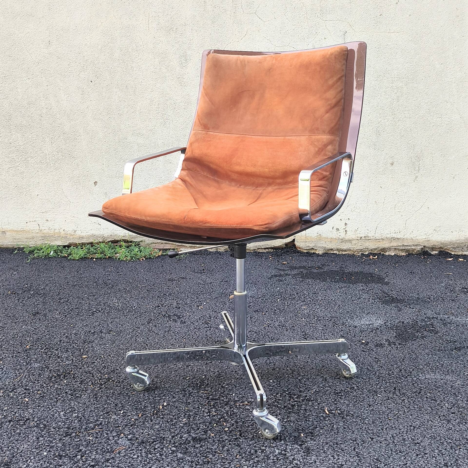 Fauteuil de bureau en plexiglas design Raphaël Raffel, 1970