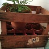 Caisse evian bottle holder