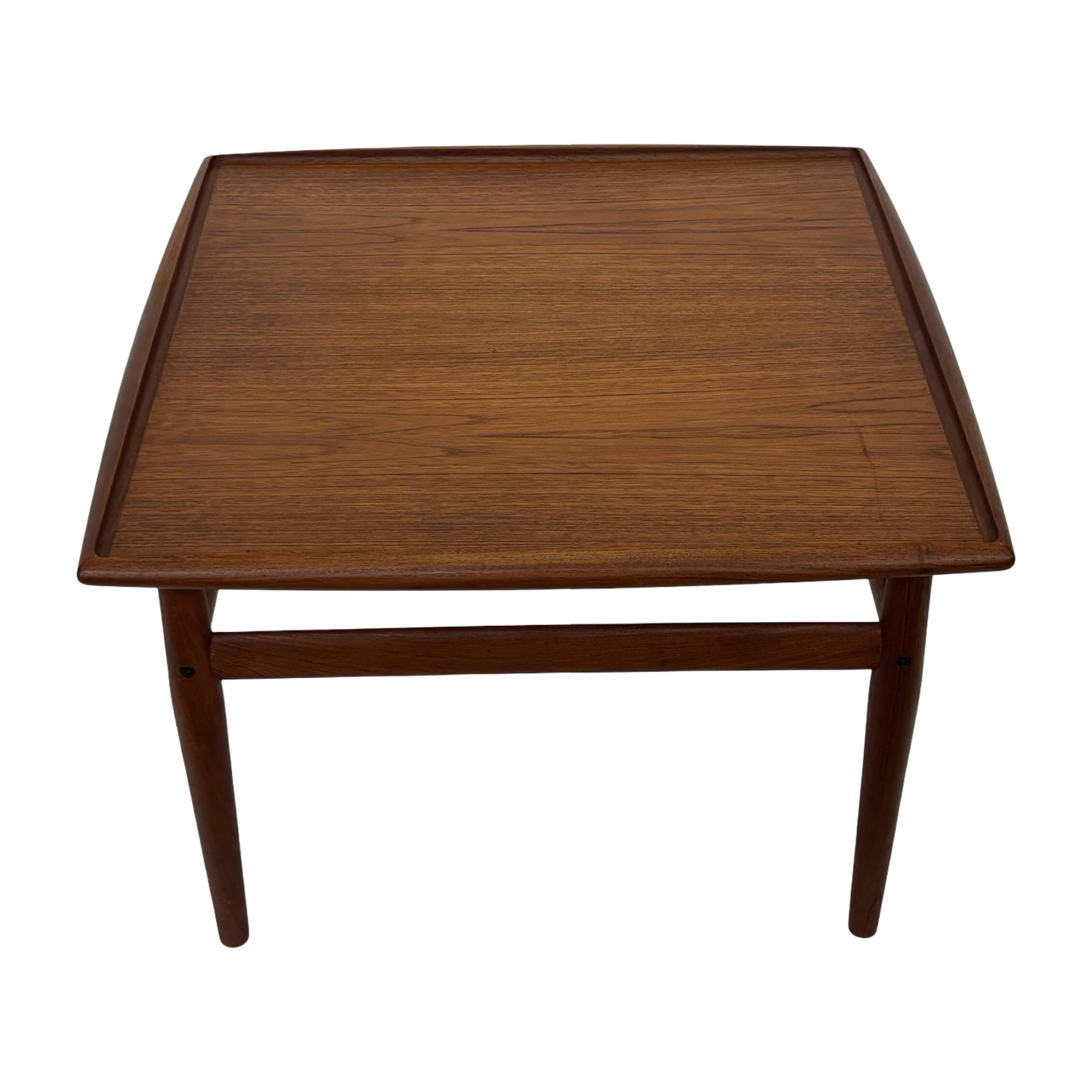 Vintage coffee table Grete Jalk Teak Danish Glostrup Design