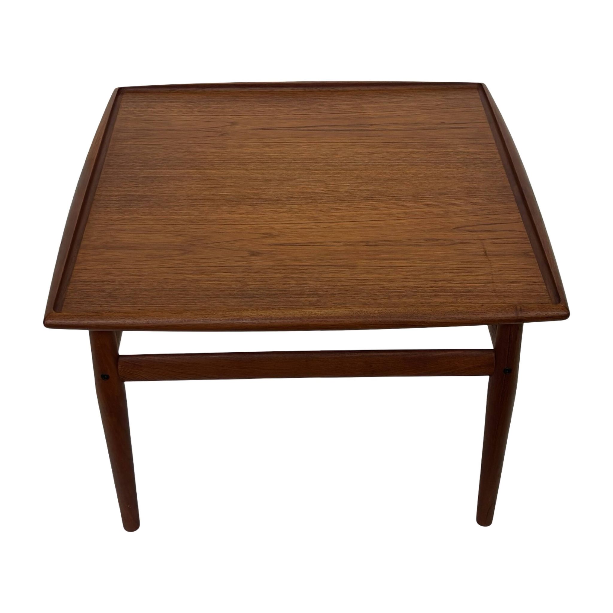 Vintage coffee table Grete Jalk Teak Danish Glostrup Design