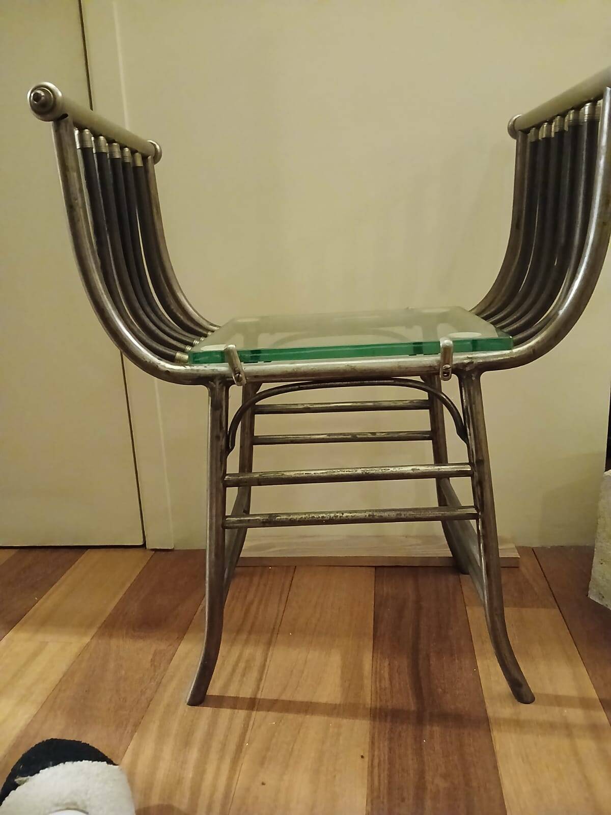 Therapeutic armchair