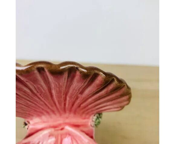 Empty pocket shell slip soap holder