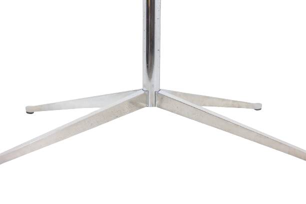 Florence Knoll for Knoll. Marble and chrome-plated metal table. 1970s. LS54931408H