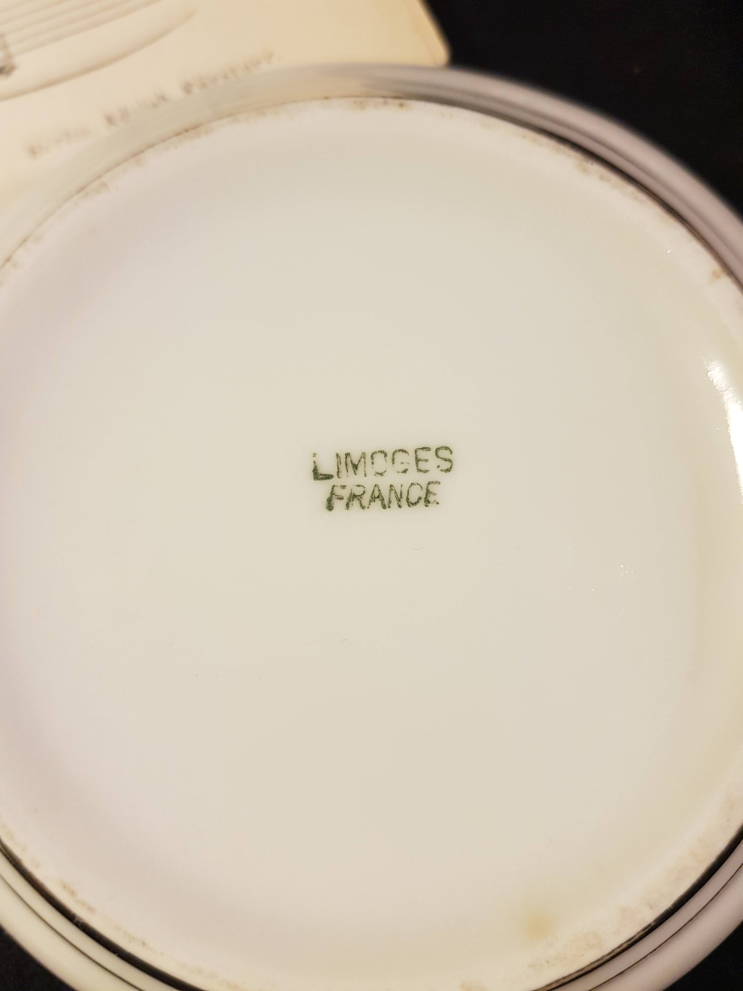 Small jewelry box or candy box