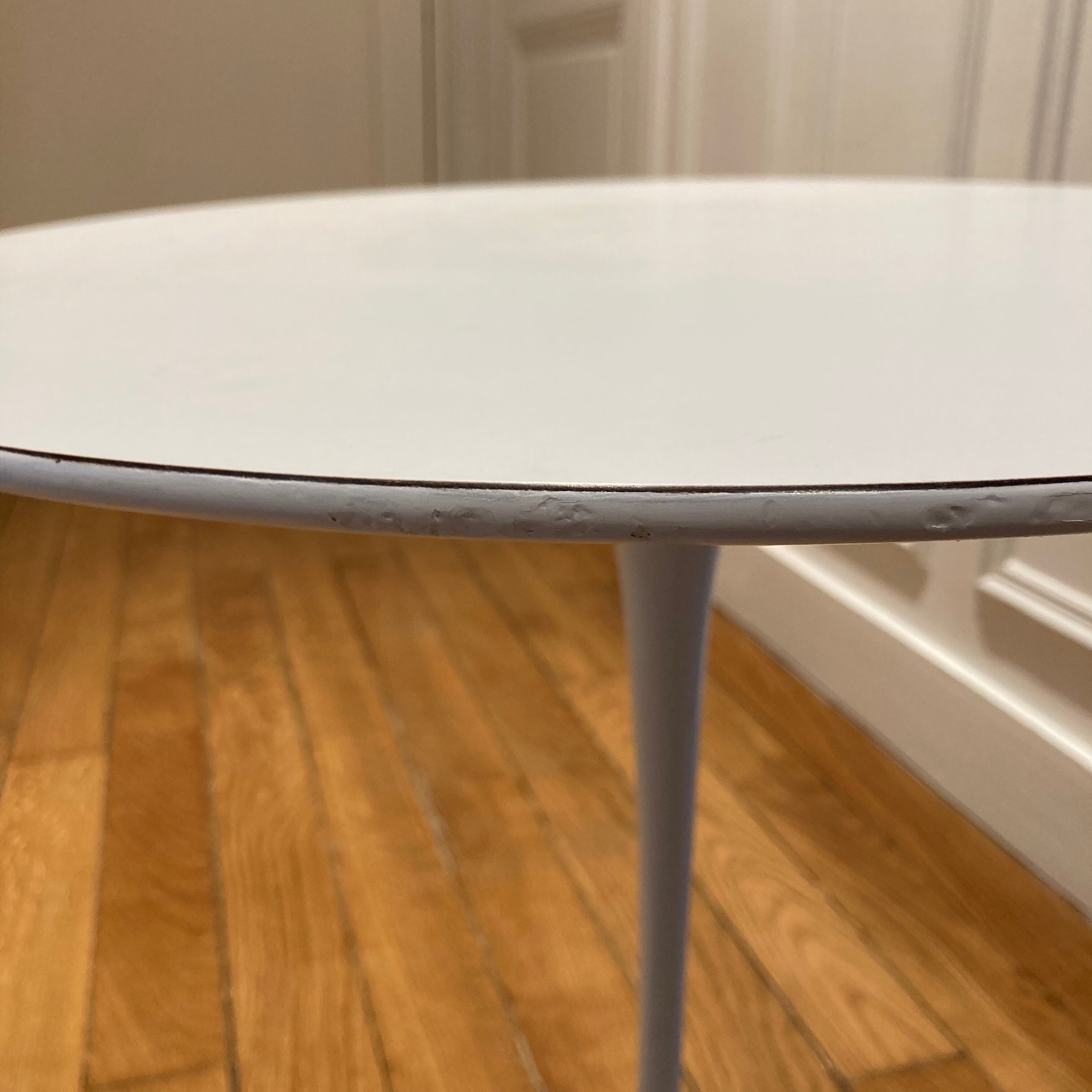 Side table Eero Saarinen for Knoll 1957