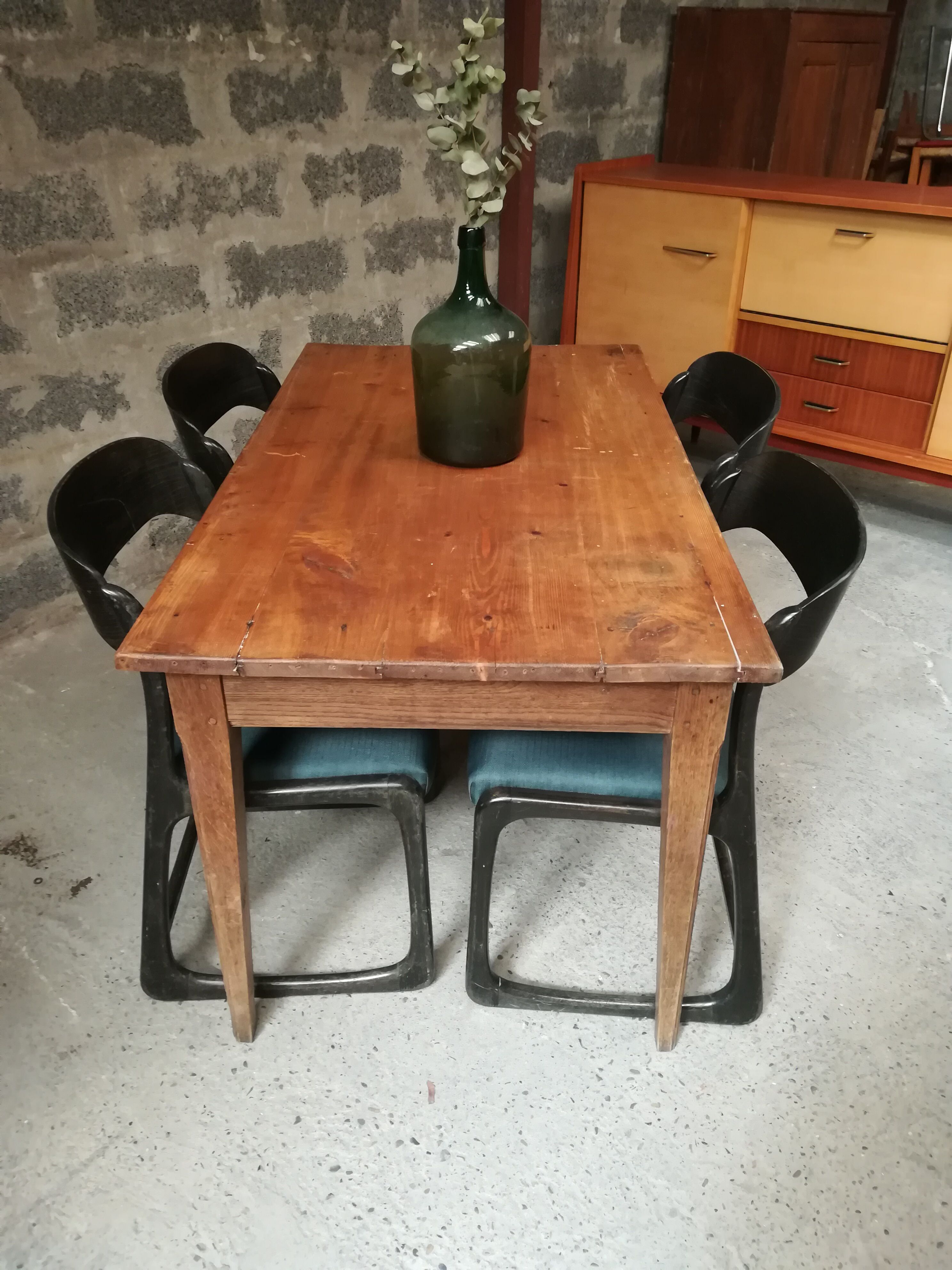 Vintage farm table 4 to 6 people
