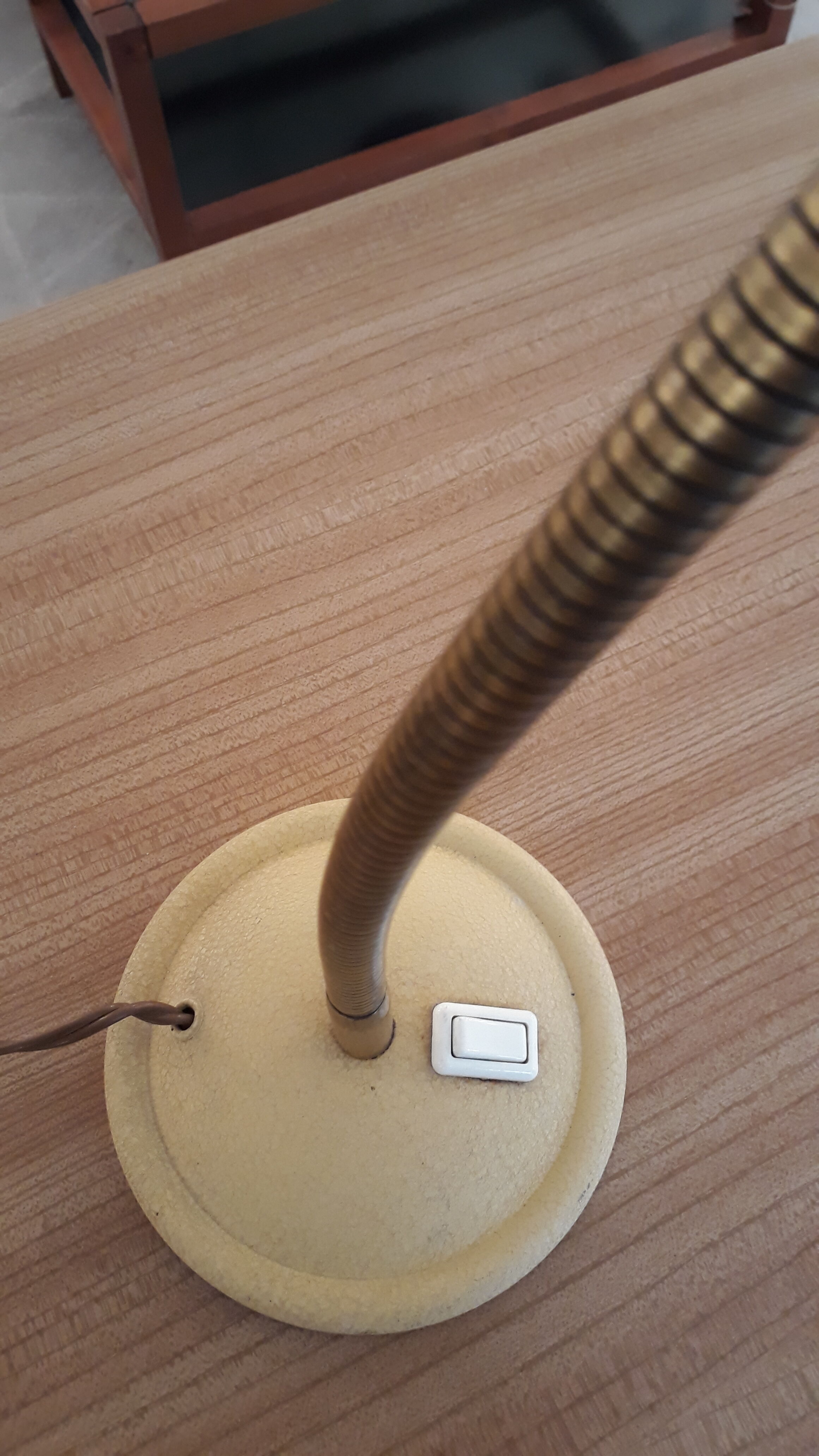 Fresh butter Granita desk lamp