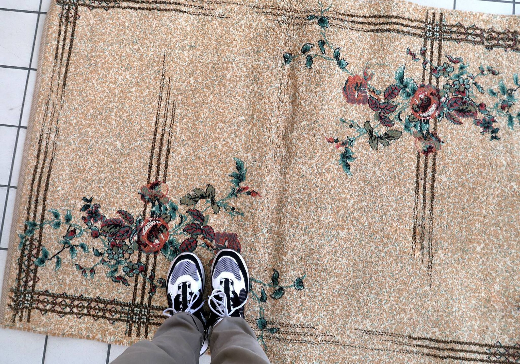 Tapis vintage turc moderne en laine – 119 x 175 cm – Années 1970