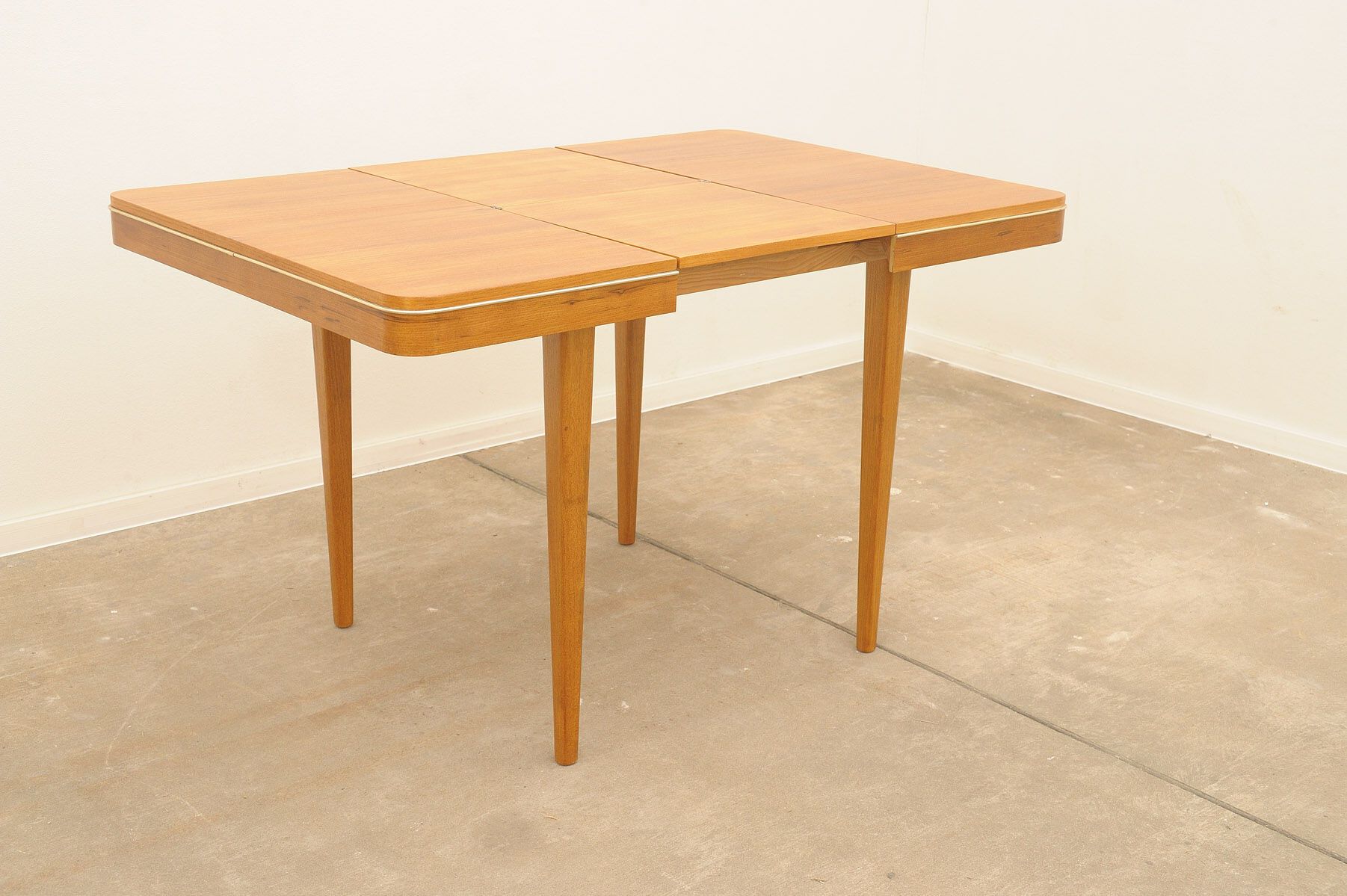 Fully renovated midcentury dining table by Jitona 1960´s, Czechoslovakia