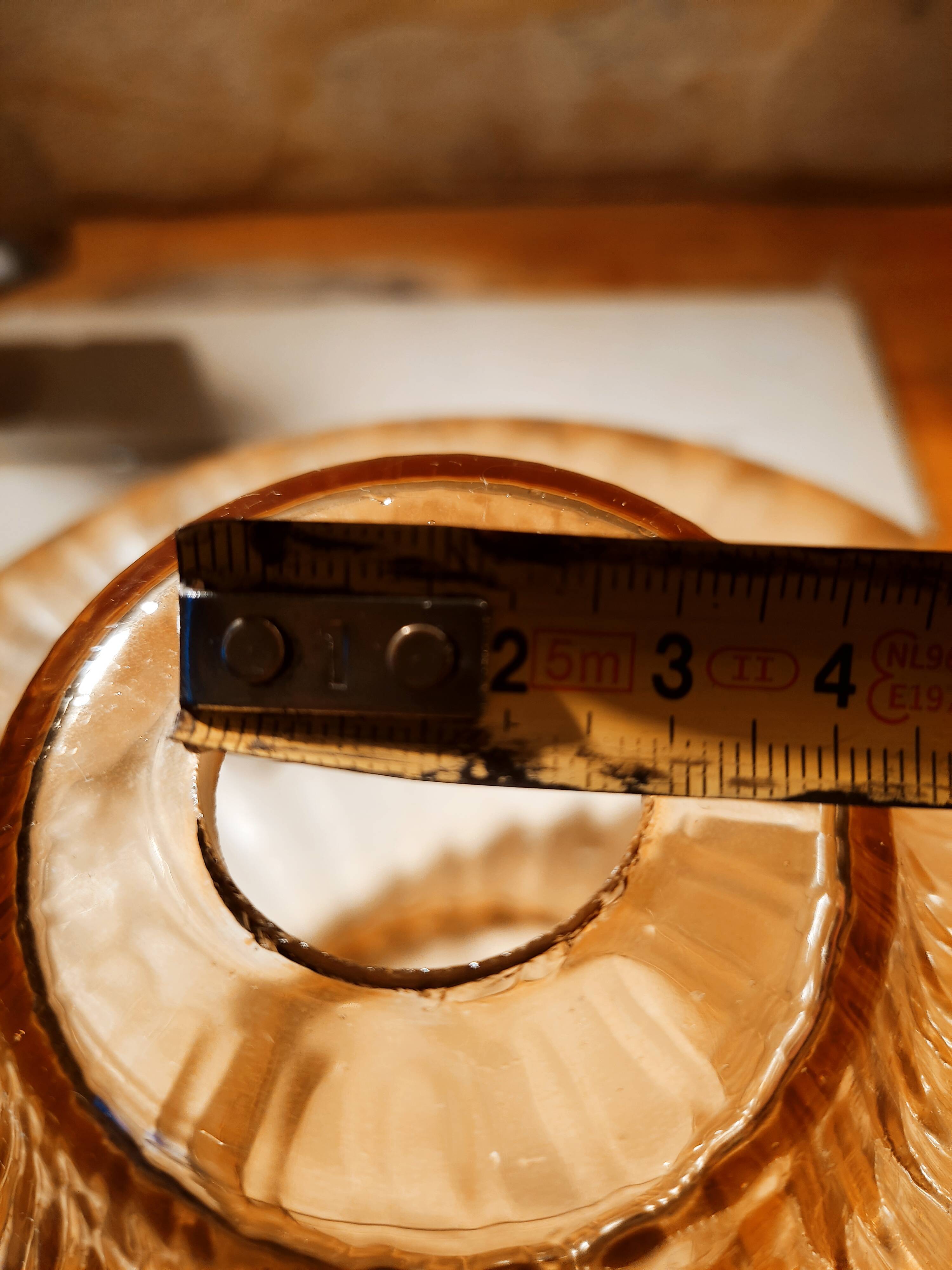 Amber glass suspension globe
