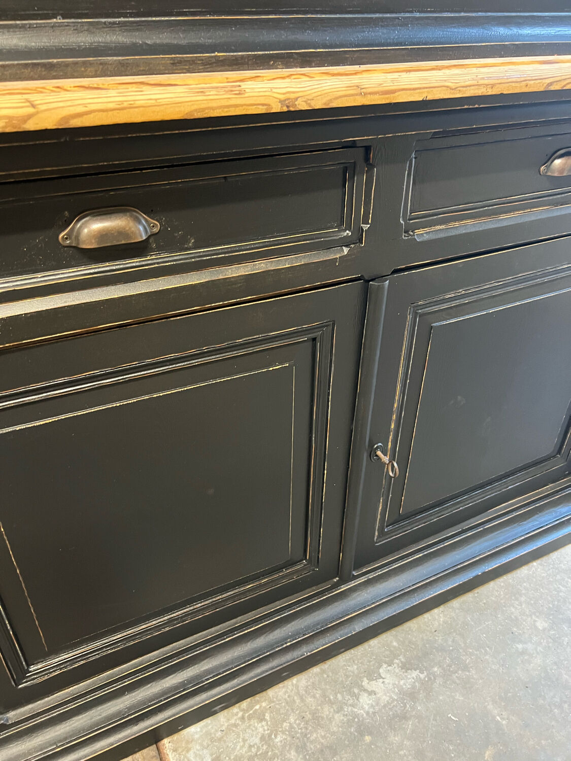 Black dresserboard sideboard