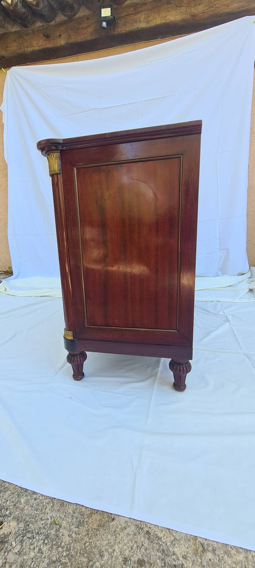 Commode style Louis XVI placage en acajou