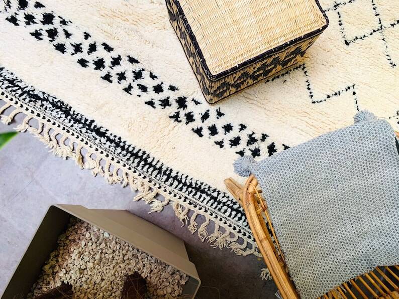 Traditional Moroccan Berber rug handmade size 150 x 250 cm