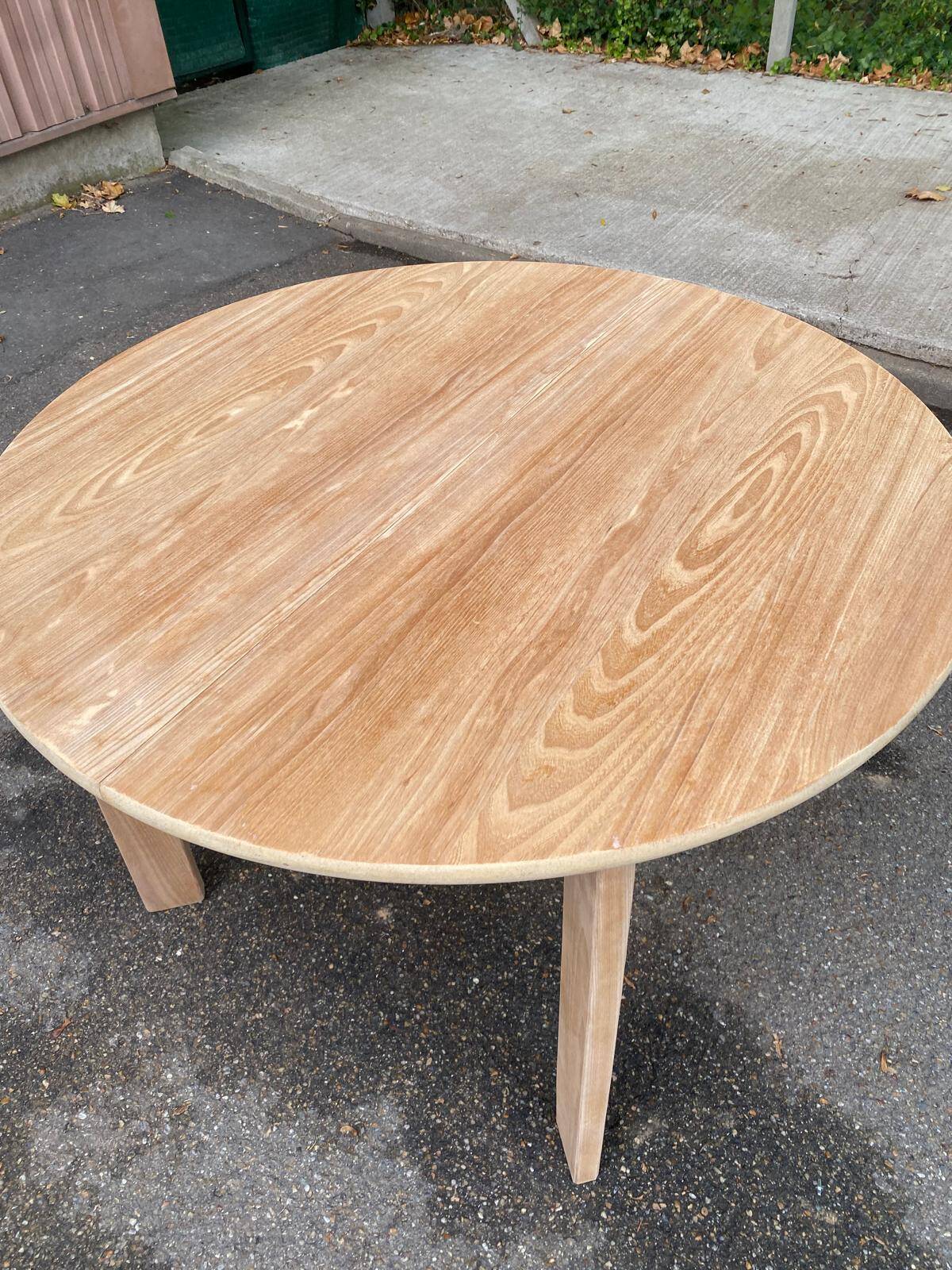 Scandinavian round extendable dining table stripped in raw oak 1980