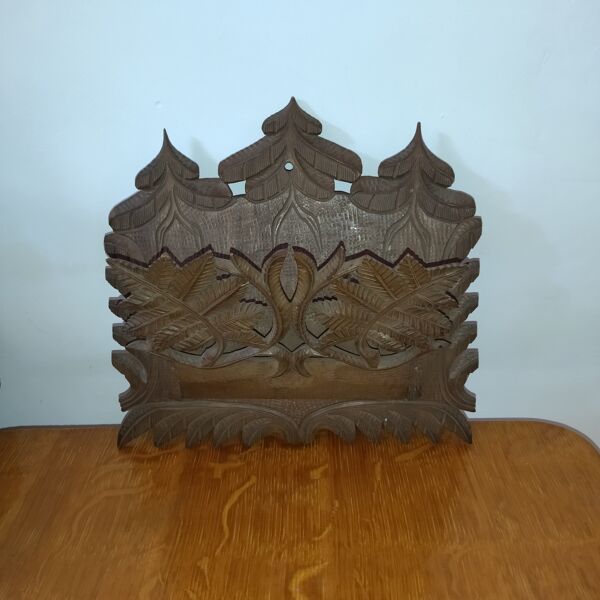 Range courrier bois sculpté forêt noire