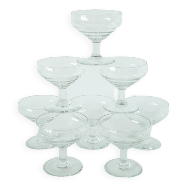 Lot de 8 coupes à champagne gravées, motifs fleurs, 1960